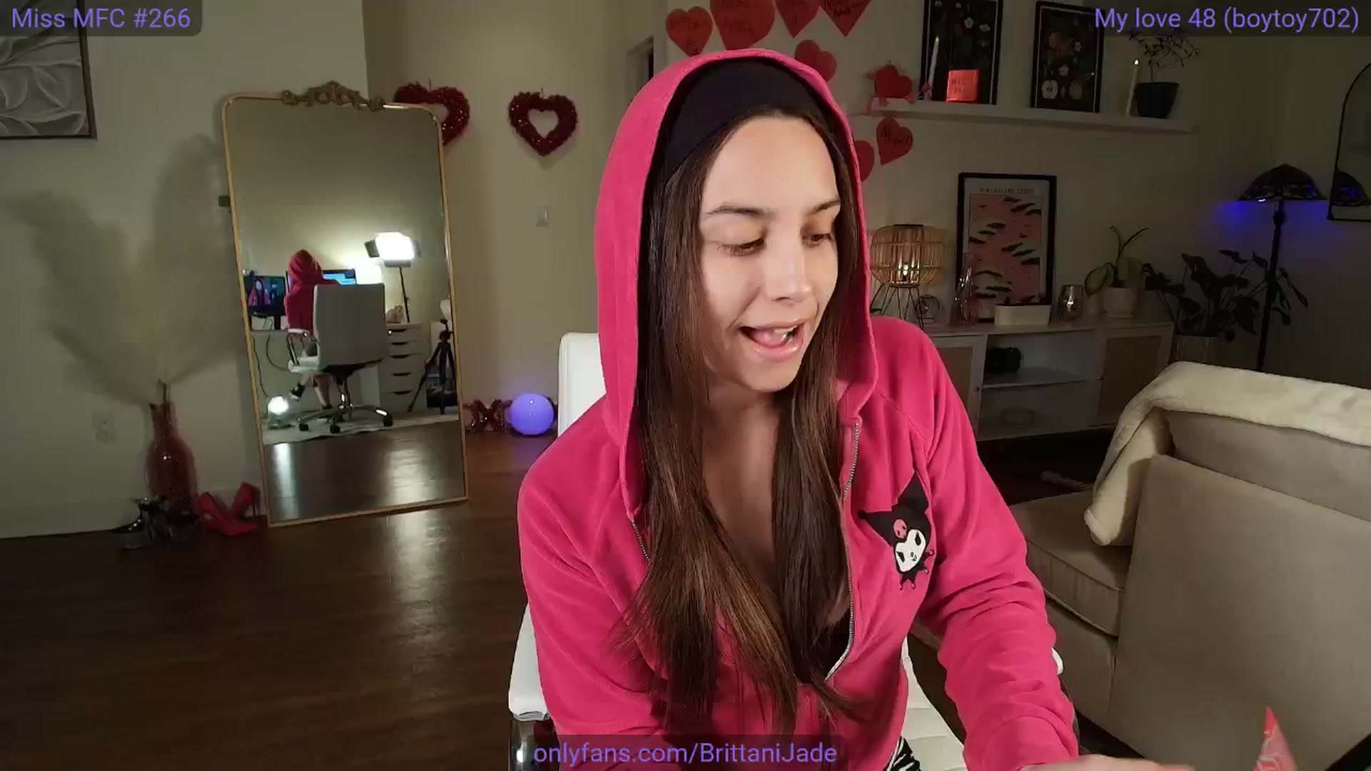 Gallery image thumbnail from BrittaniJade_'s myfreecams stream on, 01/27/2025, 04:32 image 17 of 20