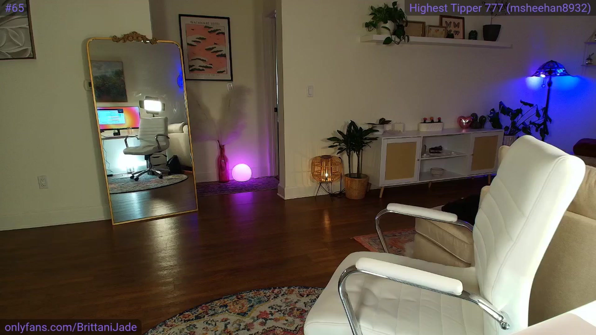 Gallery image thumbnail from BrittaniJade_'s myfreecams stream on, 04/19/2025, 06:19 image 7 of 20
