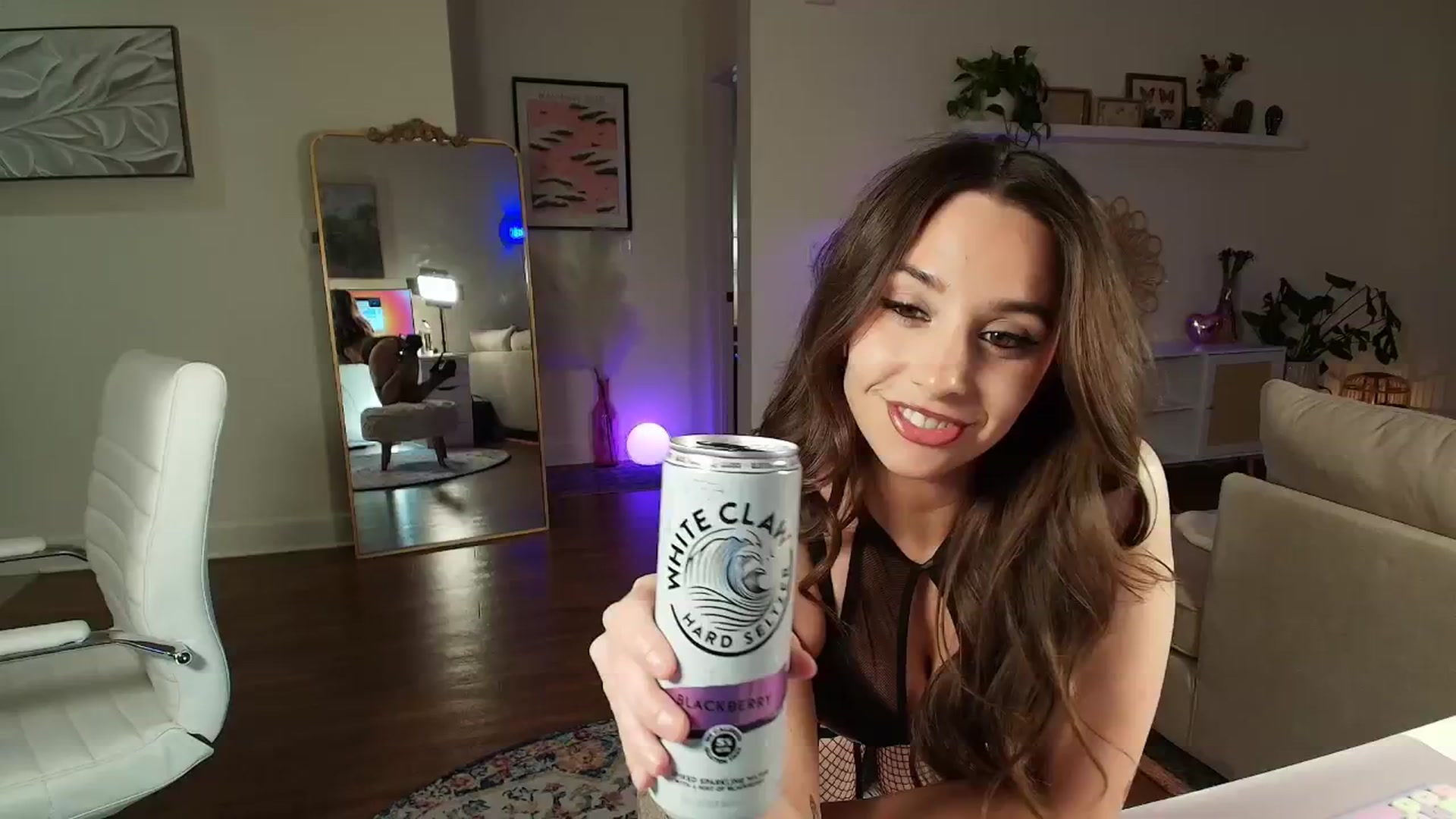 Gallery image thumbnail from BrittaniJade_'s myfreecams stream on, 04/26/2025, 06:43 image 3 of 20