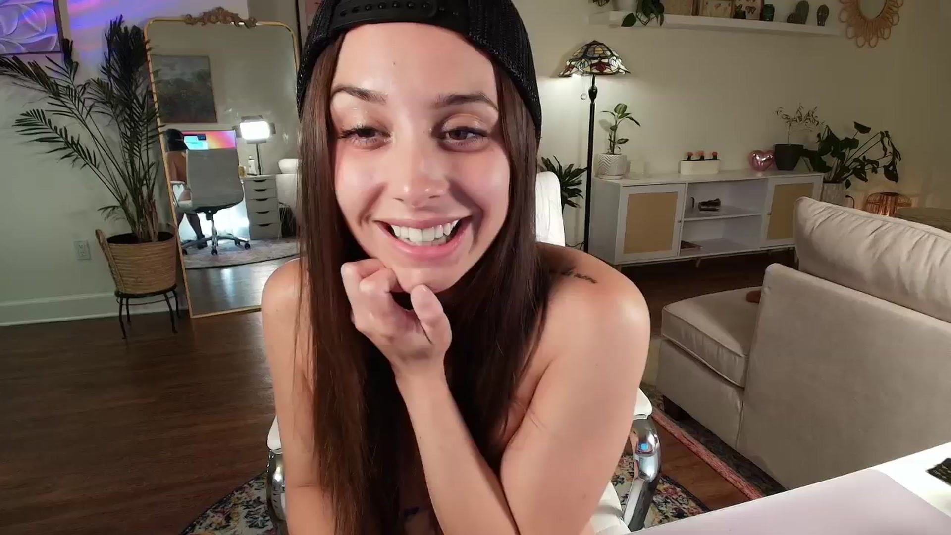 Gallery image thumbnail from BrittaniJade_'s myfreecams stream on, 05/03/2025, 07:59 image 13 of 20