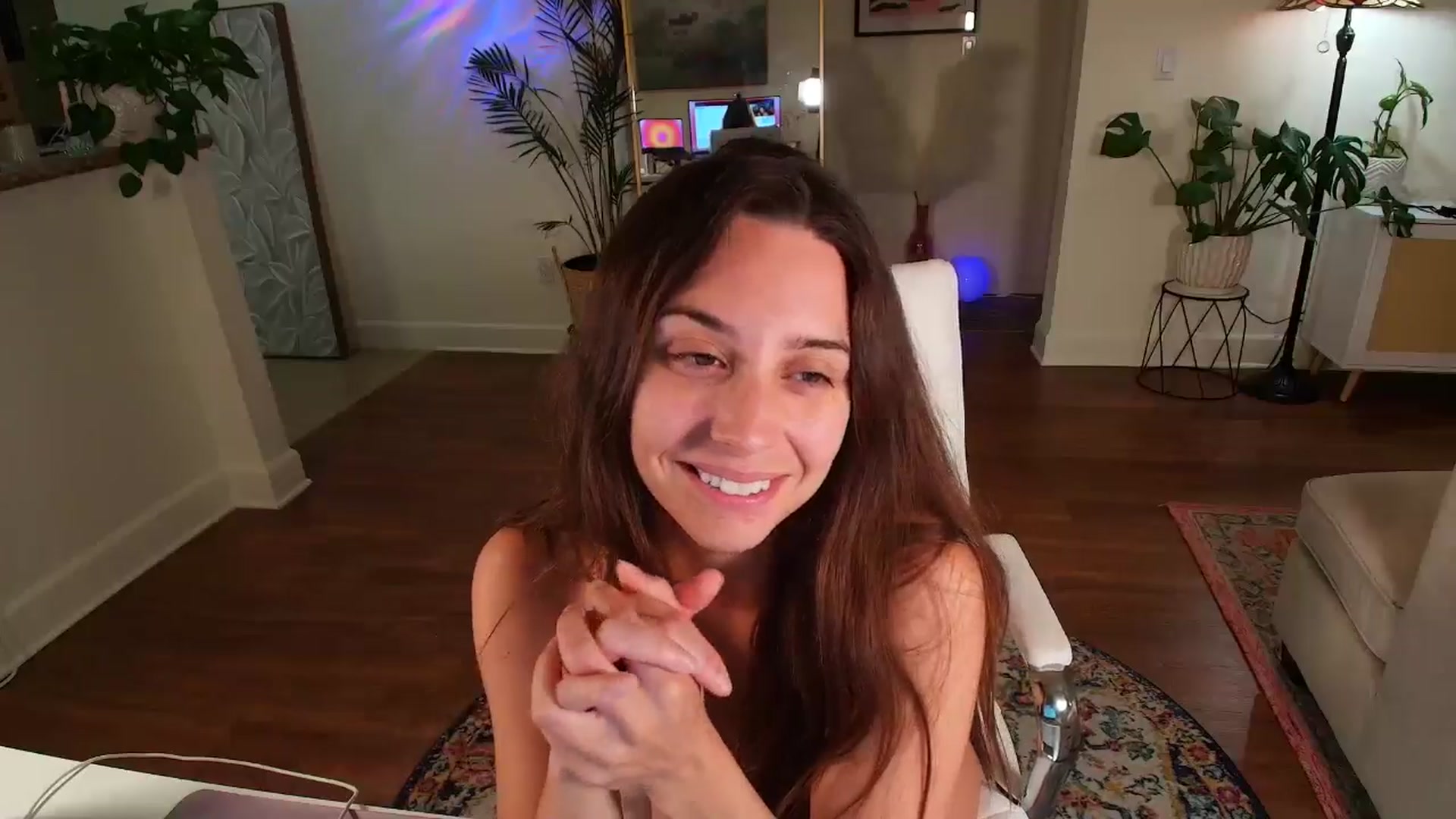 Gallery image thumbnail from BrittaniJade_'s myfreecams stream on, 05/21/2025, 07:12 image 20 of 20