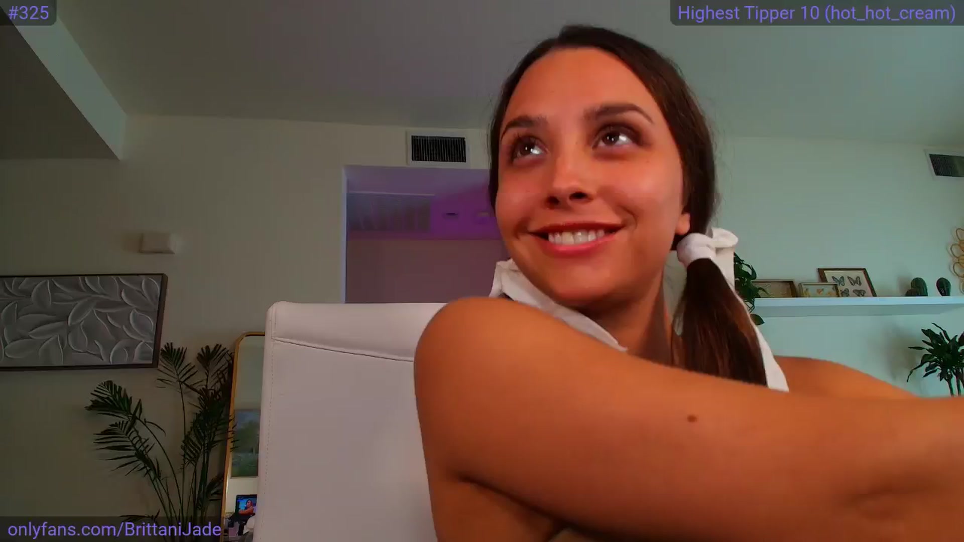 Gallery image thumbnail from BrittaniJade_'s myfreecams stream on, 06/06/2025, 03:20 image 1 of 20