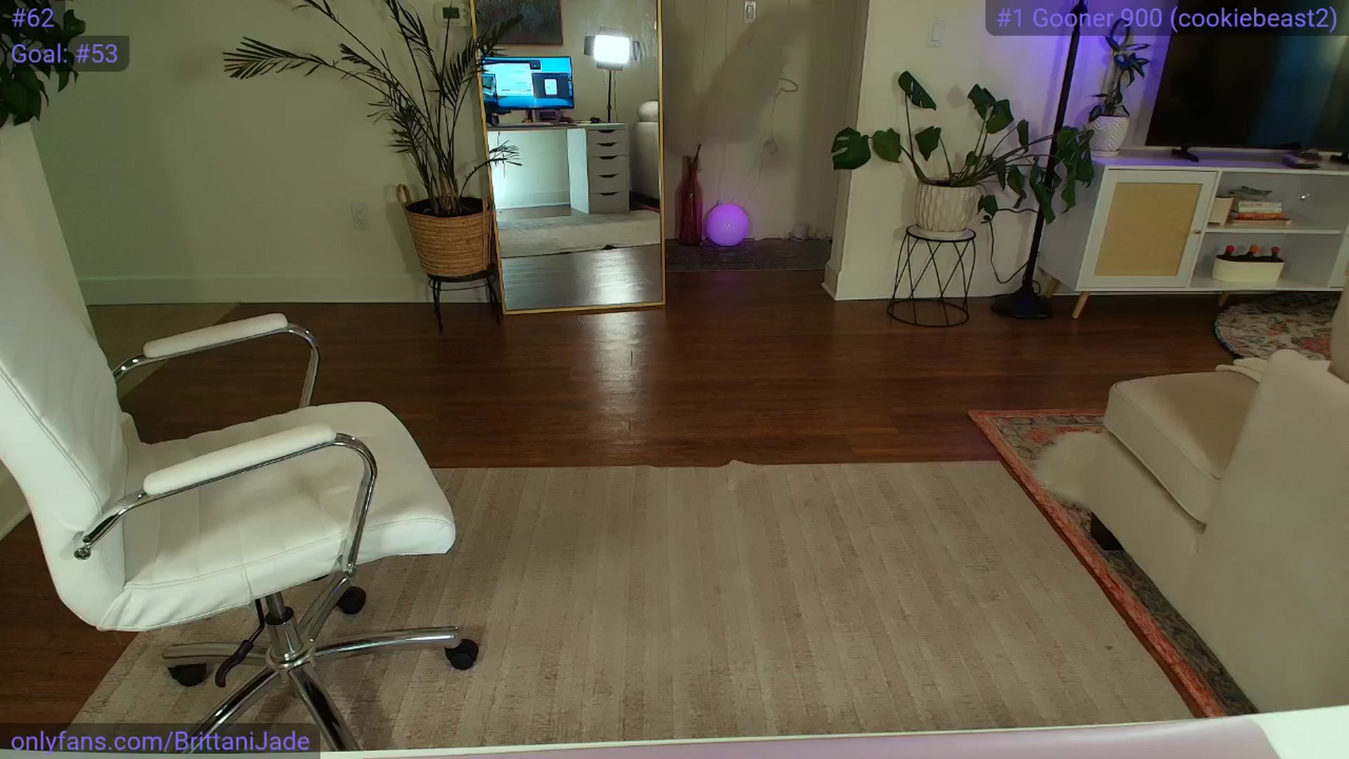 Gallery image thumbnail from BrittaniJade_'s myfreecams stream on, 08/01/2025, 03:31 image 8 of 20