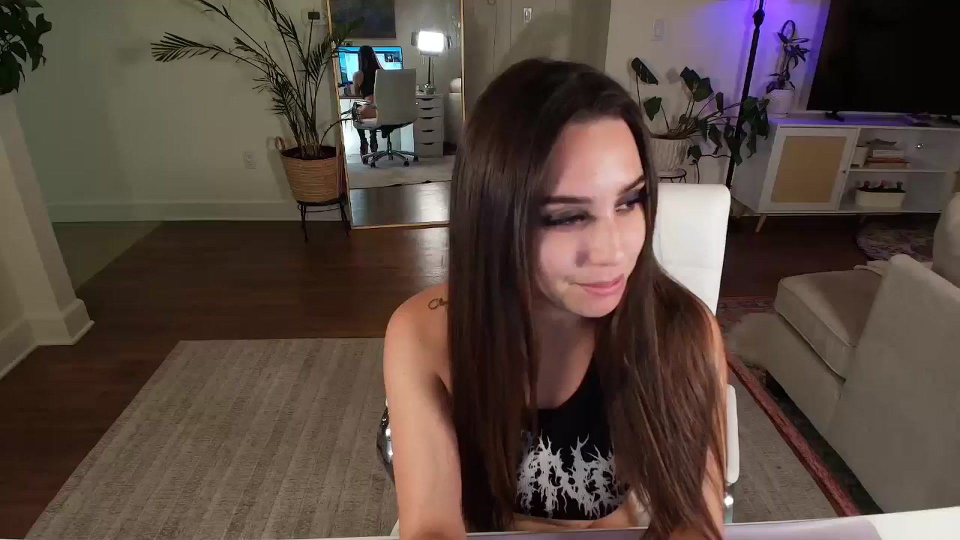 Gallery image thumbnail from BrittaniJade_'s myfreecams stream on, 08/01/2025, 07:38 image 8 of 20