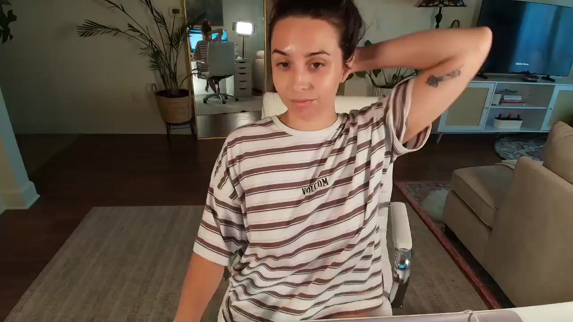 Gallery image thumbnail from BrittaniJade_'s myfreecams stream on, 08/01/2025, 23:03 image 7 of 20