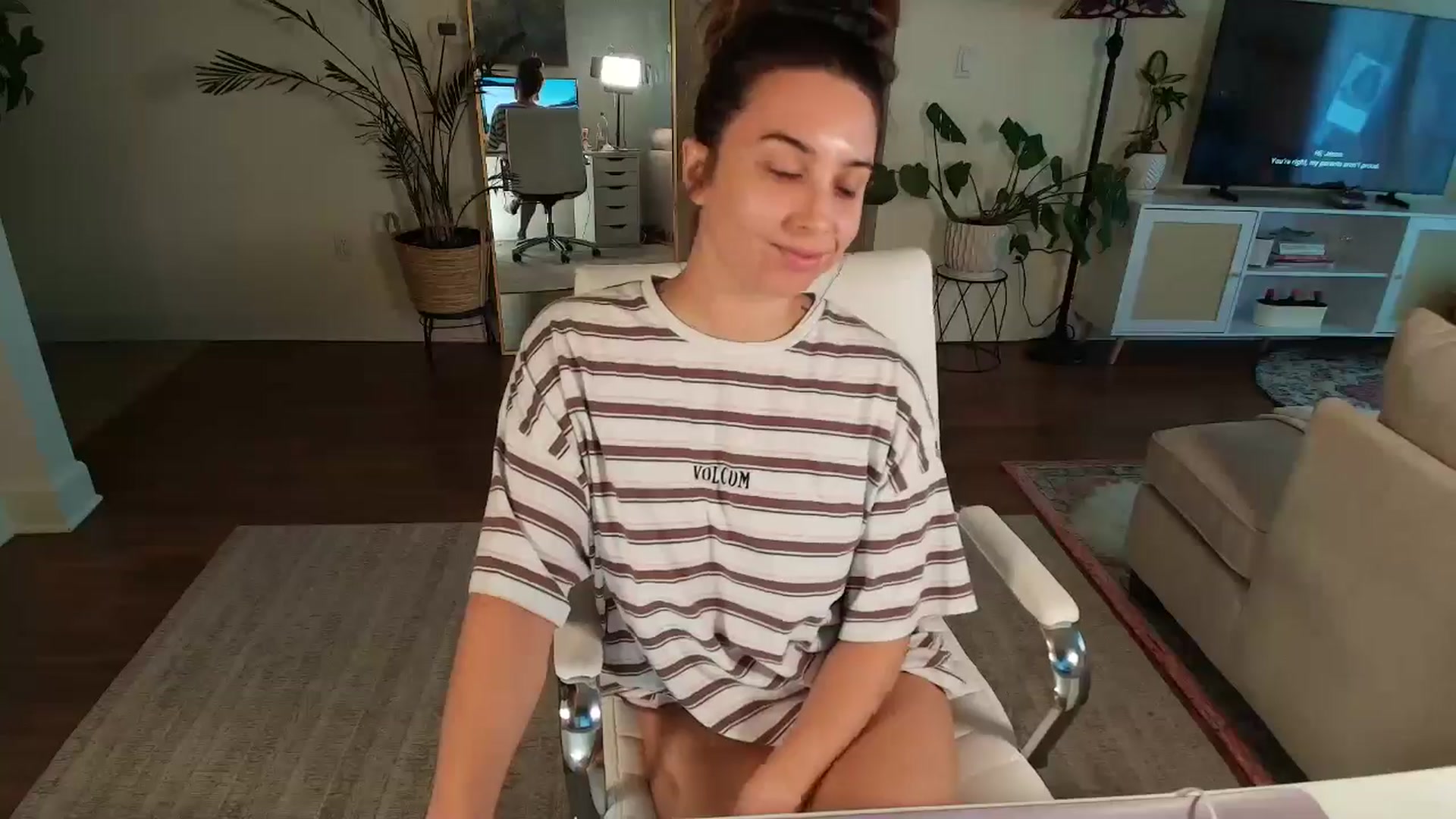 Gallery image thumbnail from BrittaniJade_'s myfreecams stream on, 08/01/2025, 23:03 image 8 of 20