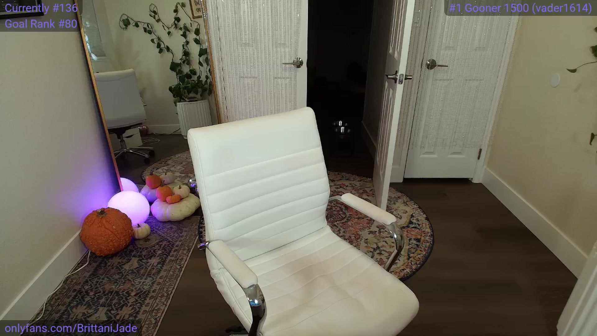 Gallery image thumbnail from BrittaniJade_'s myfreecams stream on, 10/06/2025, 05:40 image 10 of 20