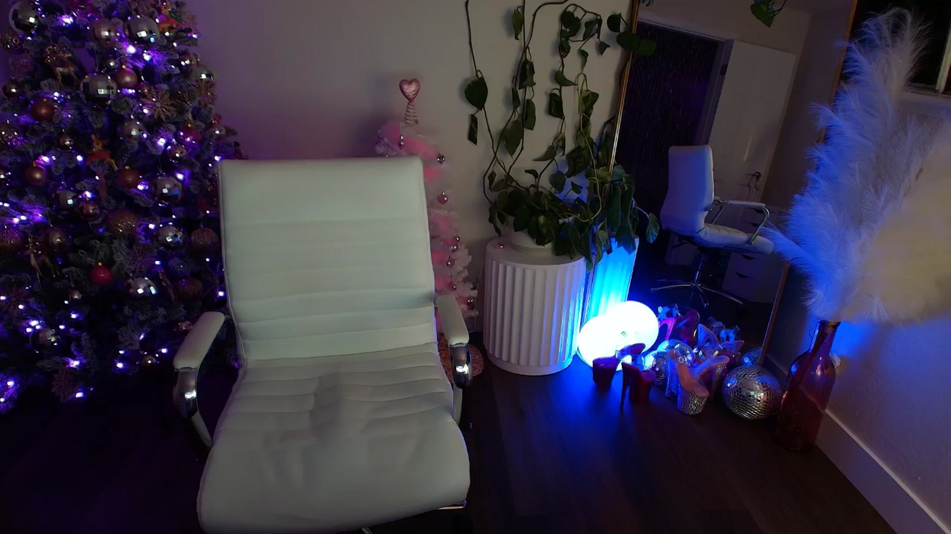 Gallery image thumbnail from BrittaniJade_'s myfreecams stream on, 01/06/2026, 09:07 image 12 of 20