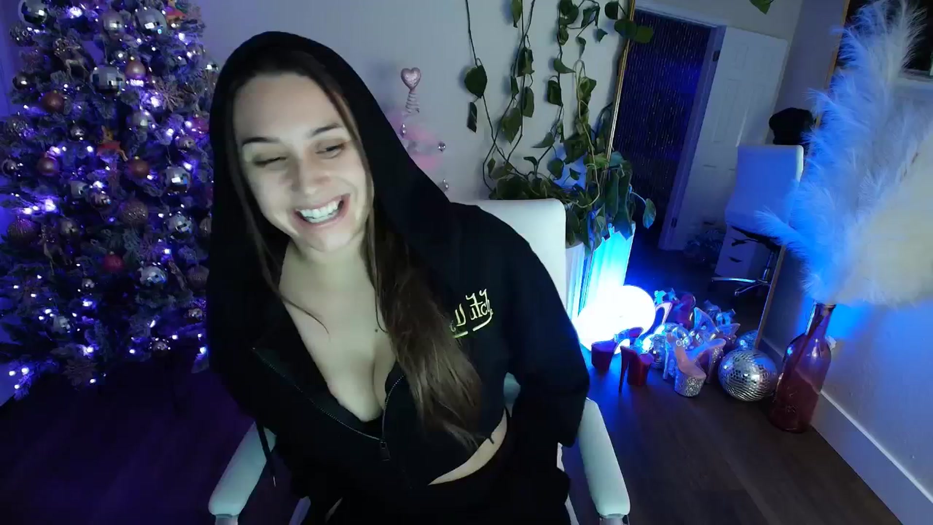 Gallery image thumbnail from BrittaniJade_'s myfreecams stream on, 01/06/2026, 09:07 image 2 of 20