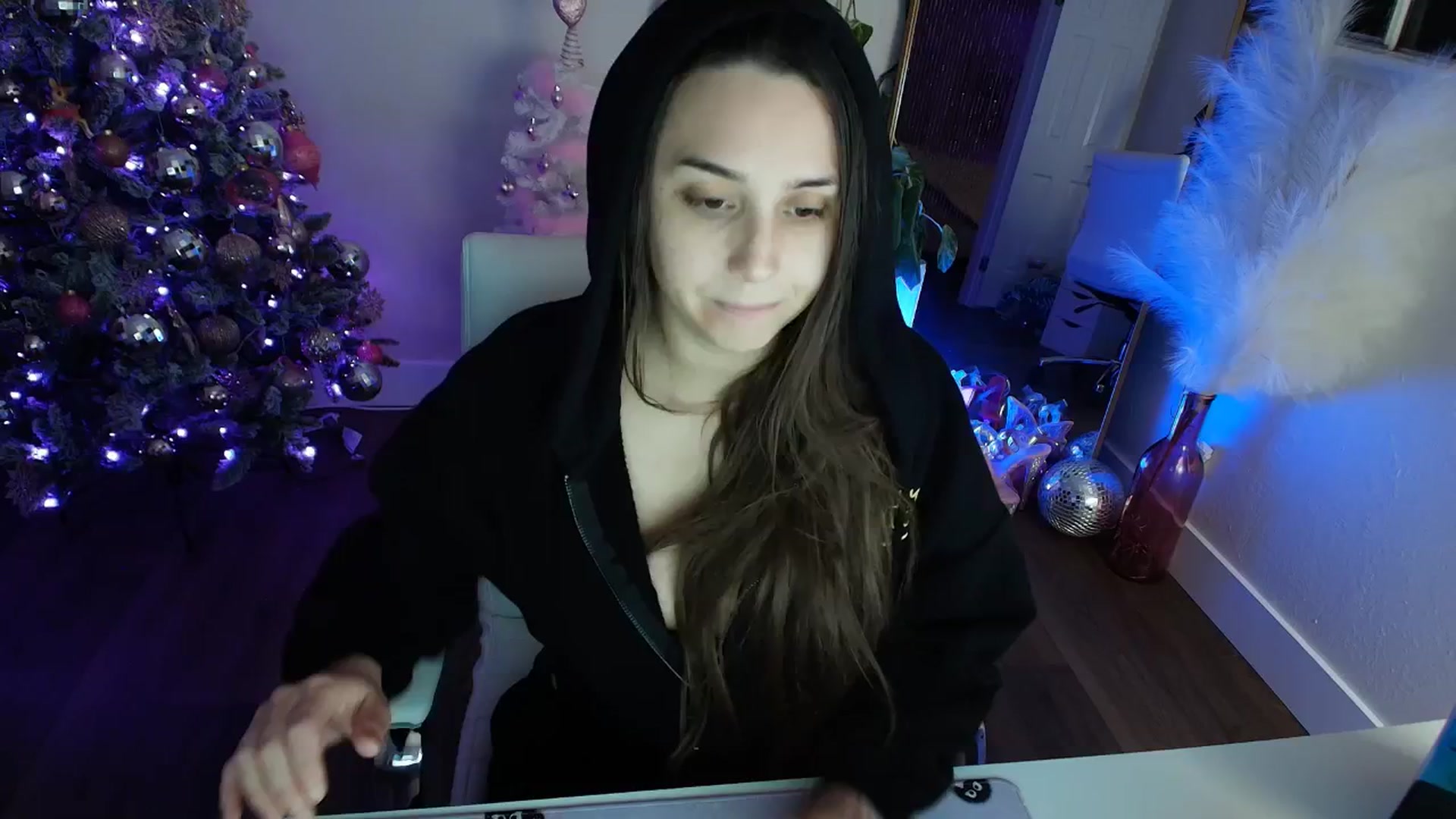 Gallery image thumbnail from BrittaniJade_'s myfreecams stream on, 01/06/2026, 09:07 image 18 of 20