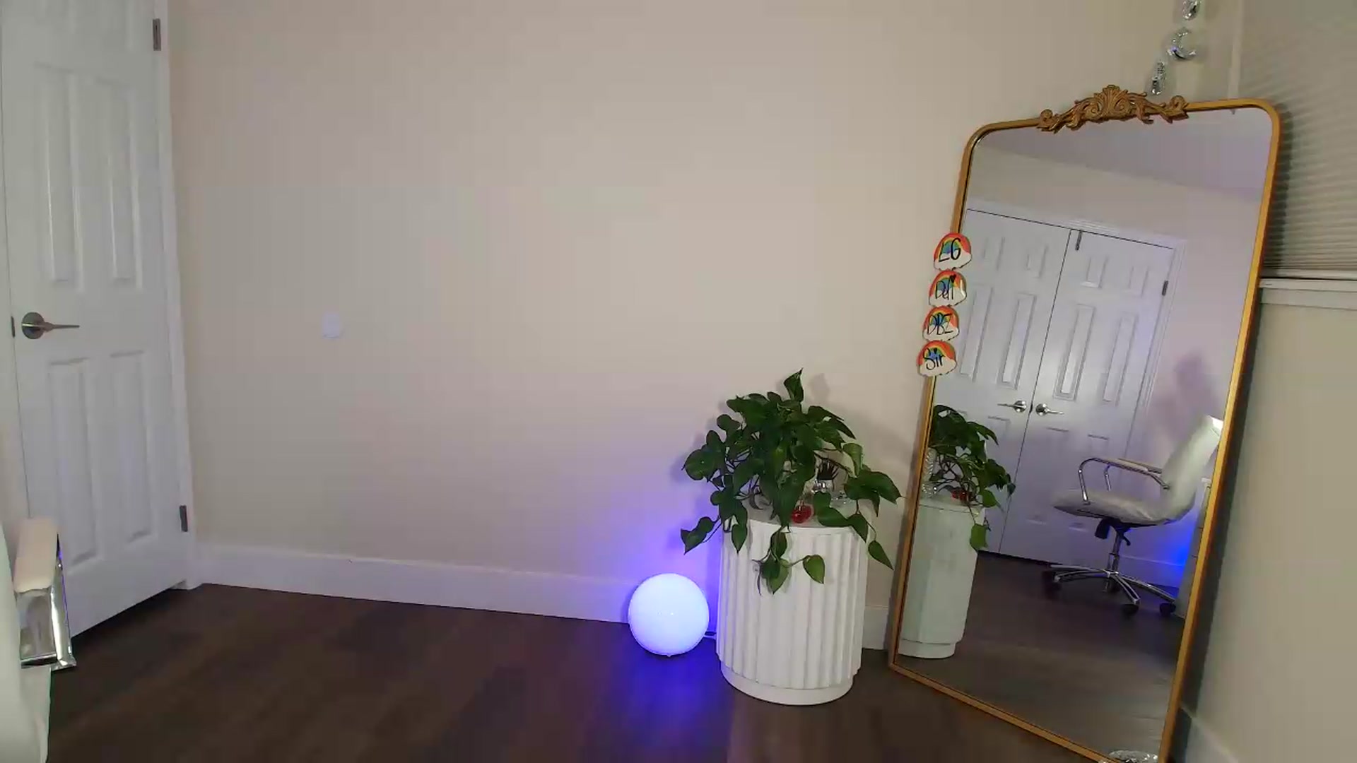 Gallery image thumbnail from BrittaniJade_'s myfreecams stream on, 05/24/2026, 06:42 image 14 of 20