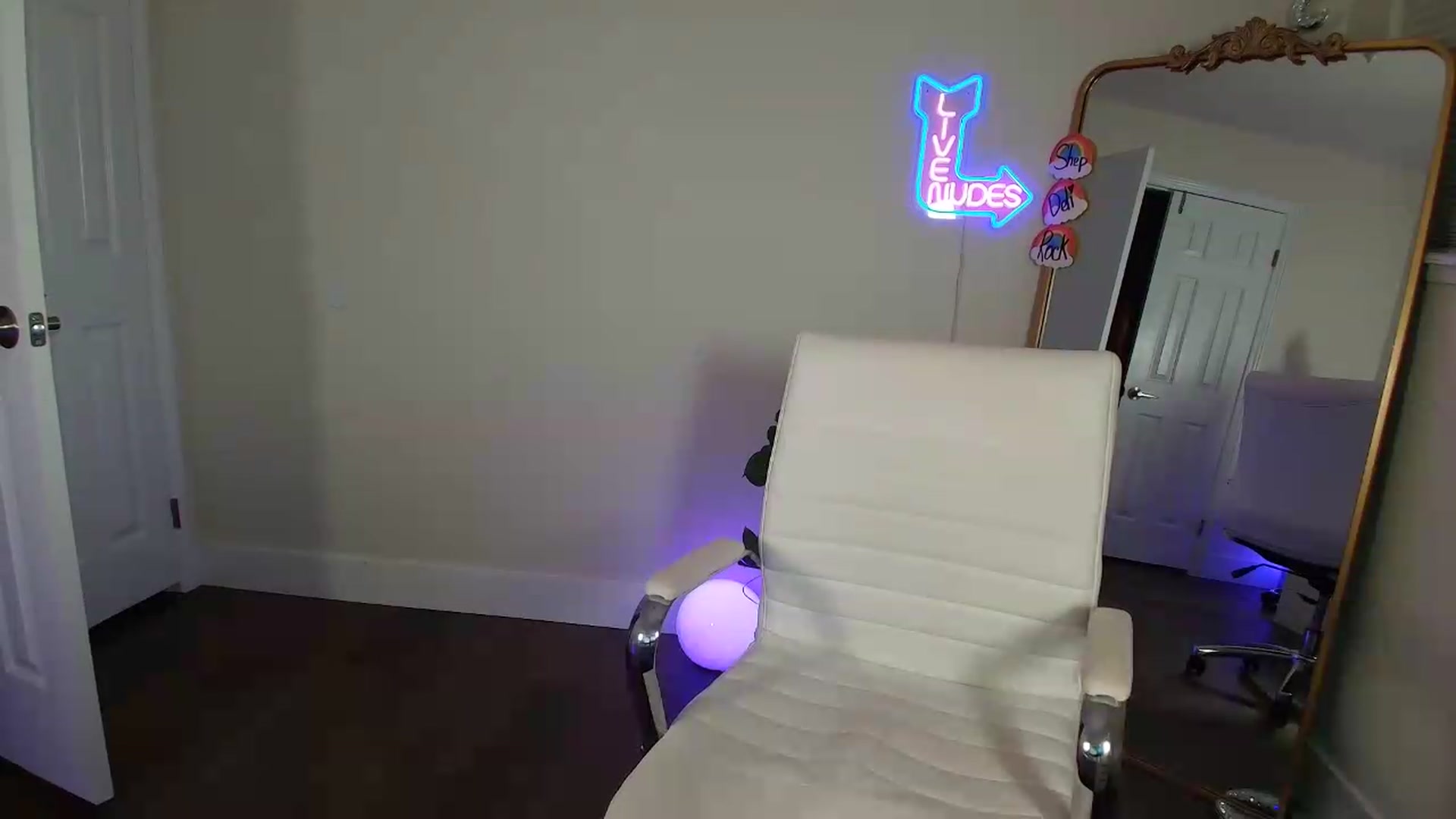 Gallery image thumbnail from BrittaniJade_'s myfreecams stream on, 06/06/2026, 09:05 image 3 of 20