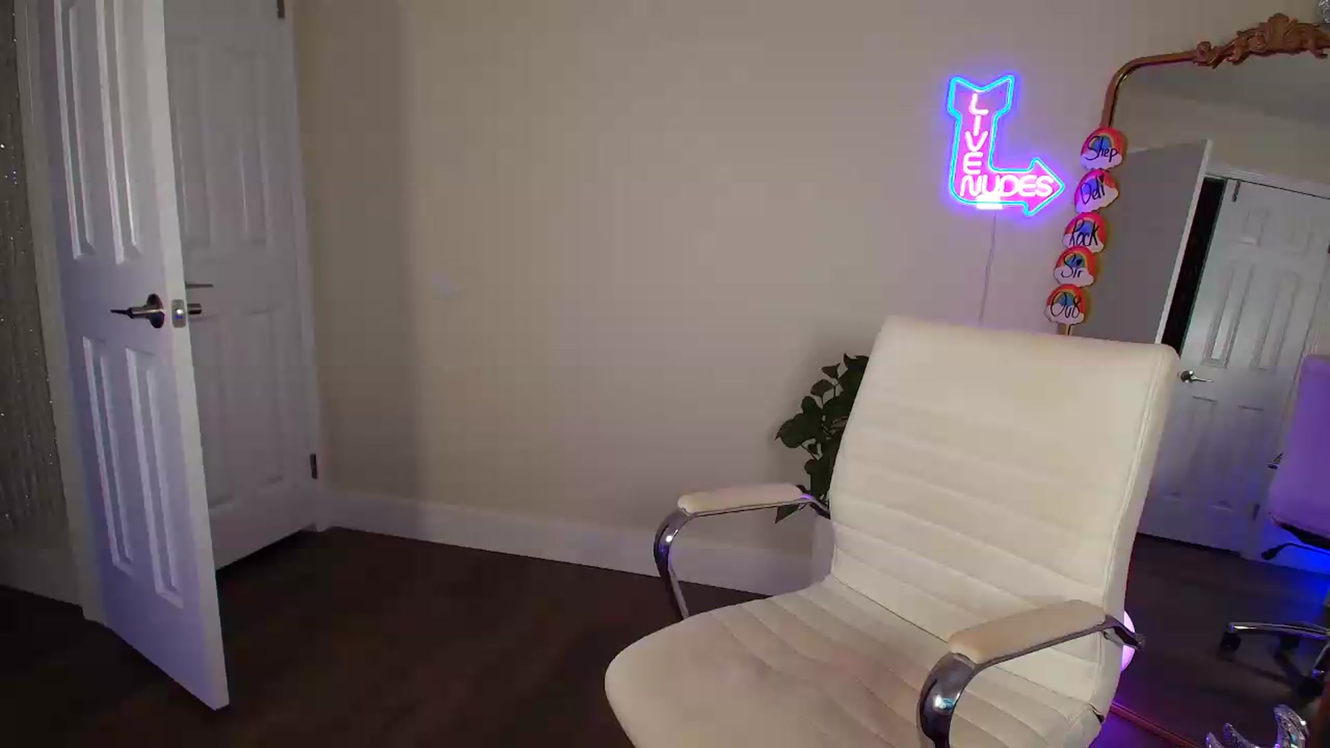 Gallery image thumbnail from BrittaniJade_'s myfreecams stream on, 06/08/2026, 06:56 image 14 of 20