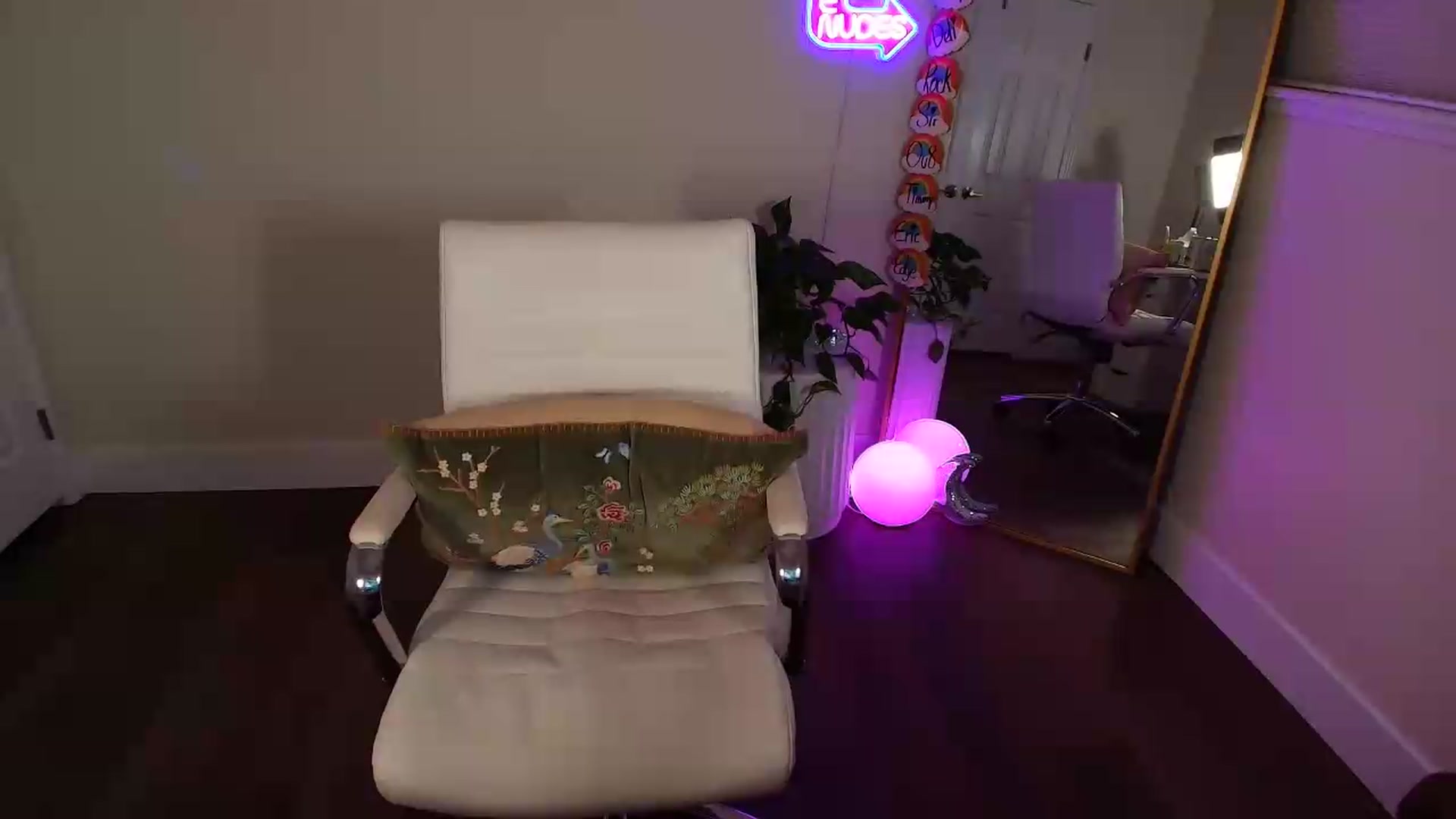 Gallery image thumbnail from BrittaniJade_'s myfreecams stream on, 06/15/2026, 04:10 image 20 of 20