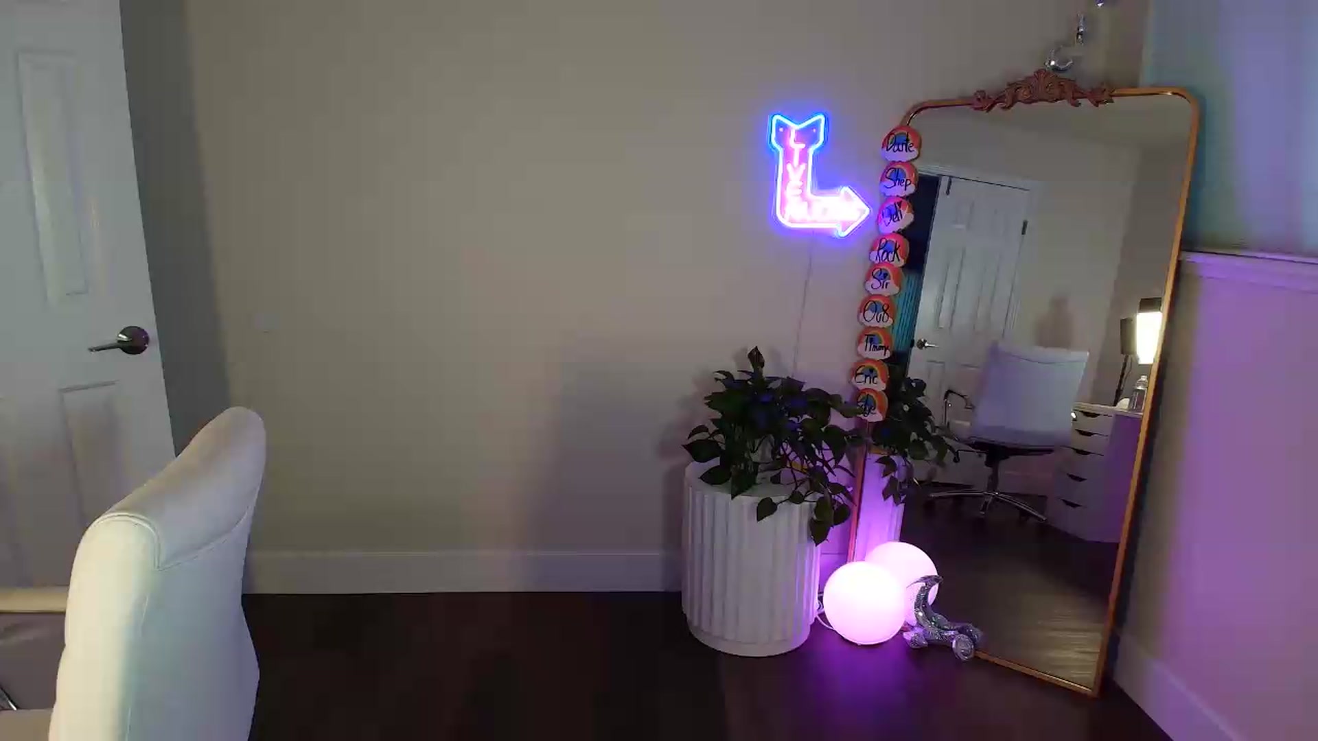 Gallery image thumbnail from BrittaniJade_'s myfreecams stream on, 06/21/2026, 06:41 image 4 of 20