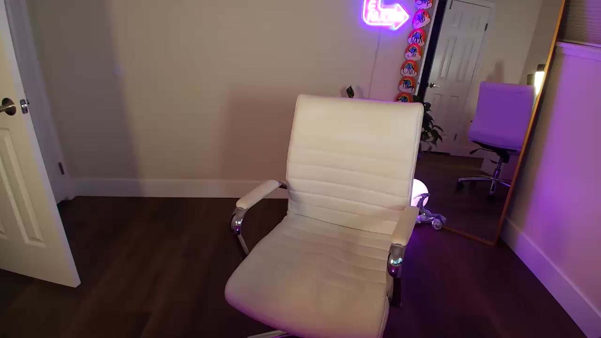 Gallery image thumbnail from BrittaniJade_'s myfreecams stream on, 06/21/2026, 07:07 image 15 of 20