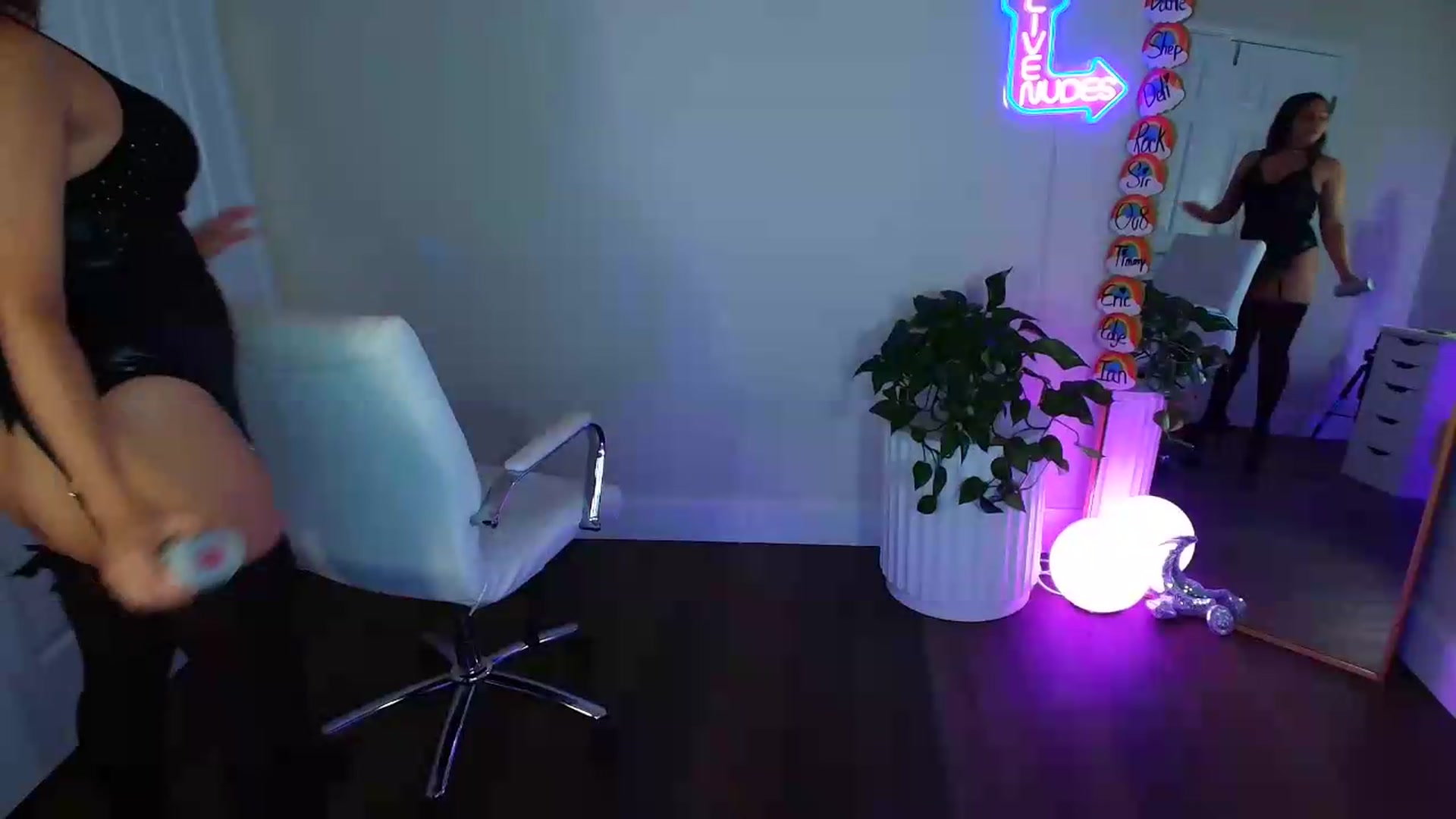 Gallery image thumbnail from BrittaniJade_'s myfreecams stream on, 06/26/2026, 06:45 image 5 of 20
