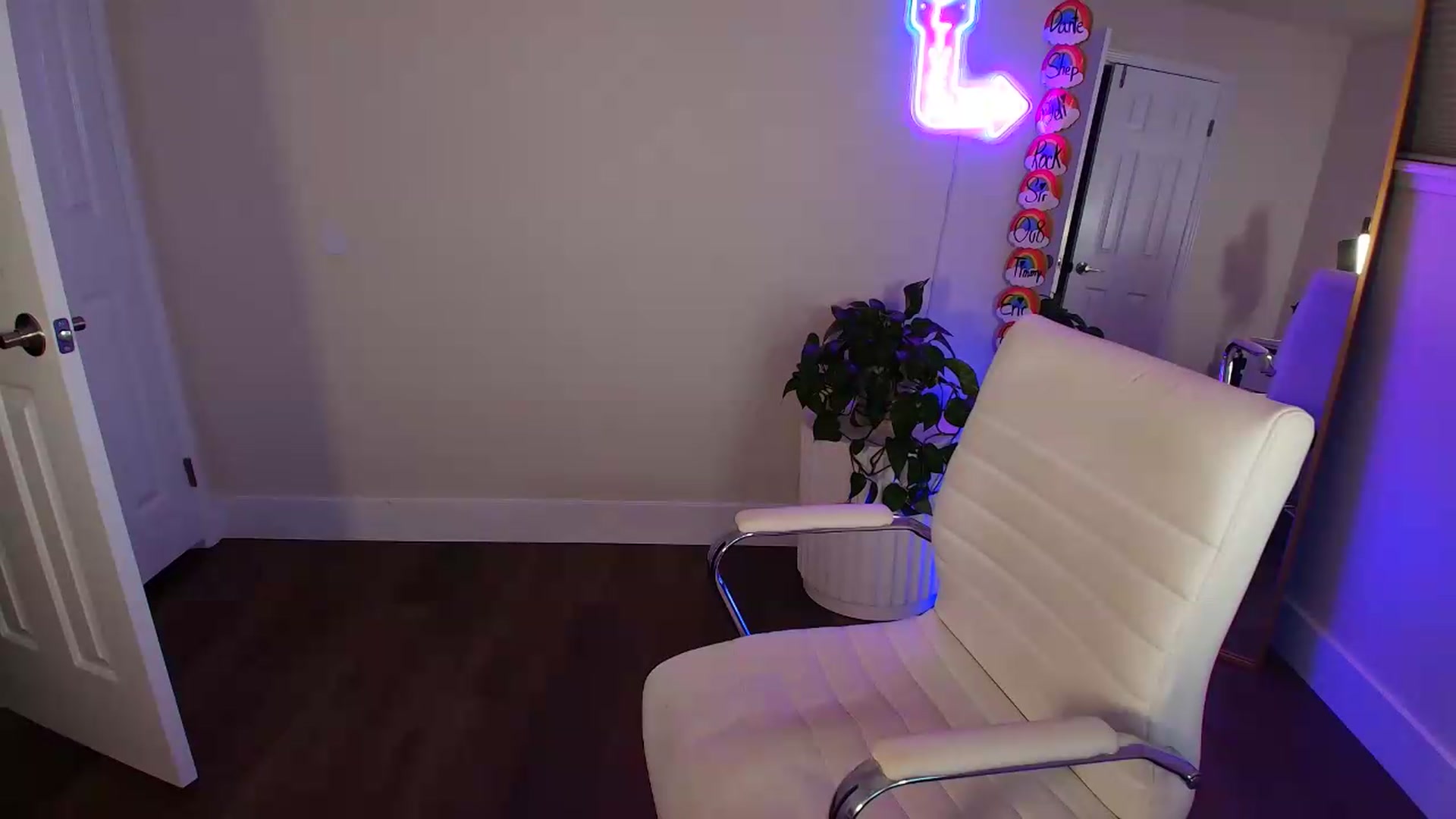 Gallery image thumbnail from BrittaniJade_'s myfreecams stream on, 06/29/2026, 05:07 image 13 of 20