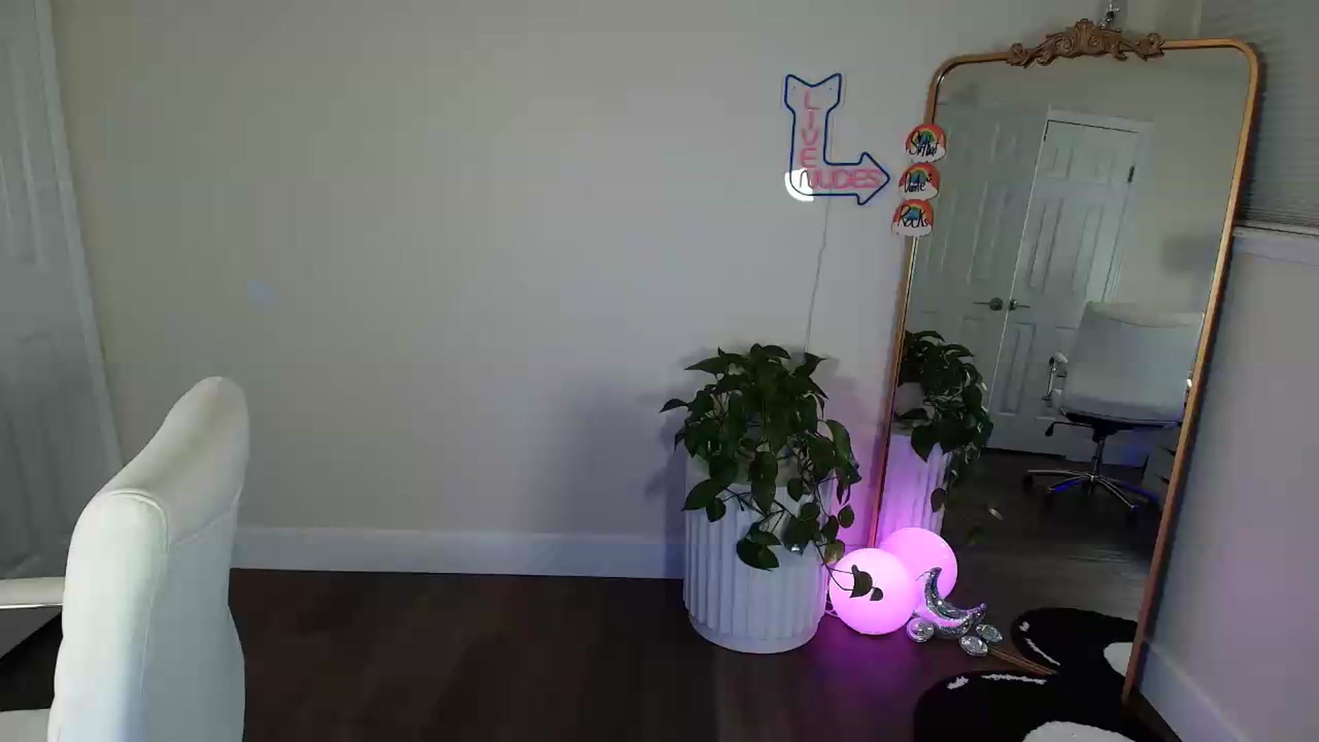 Gallery image thumbnail from BrittaniJade_'s myfreecams stream on, 08/27/2026, 07:56 image 16 of 20