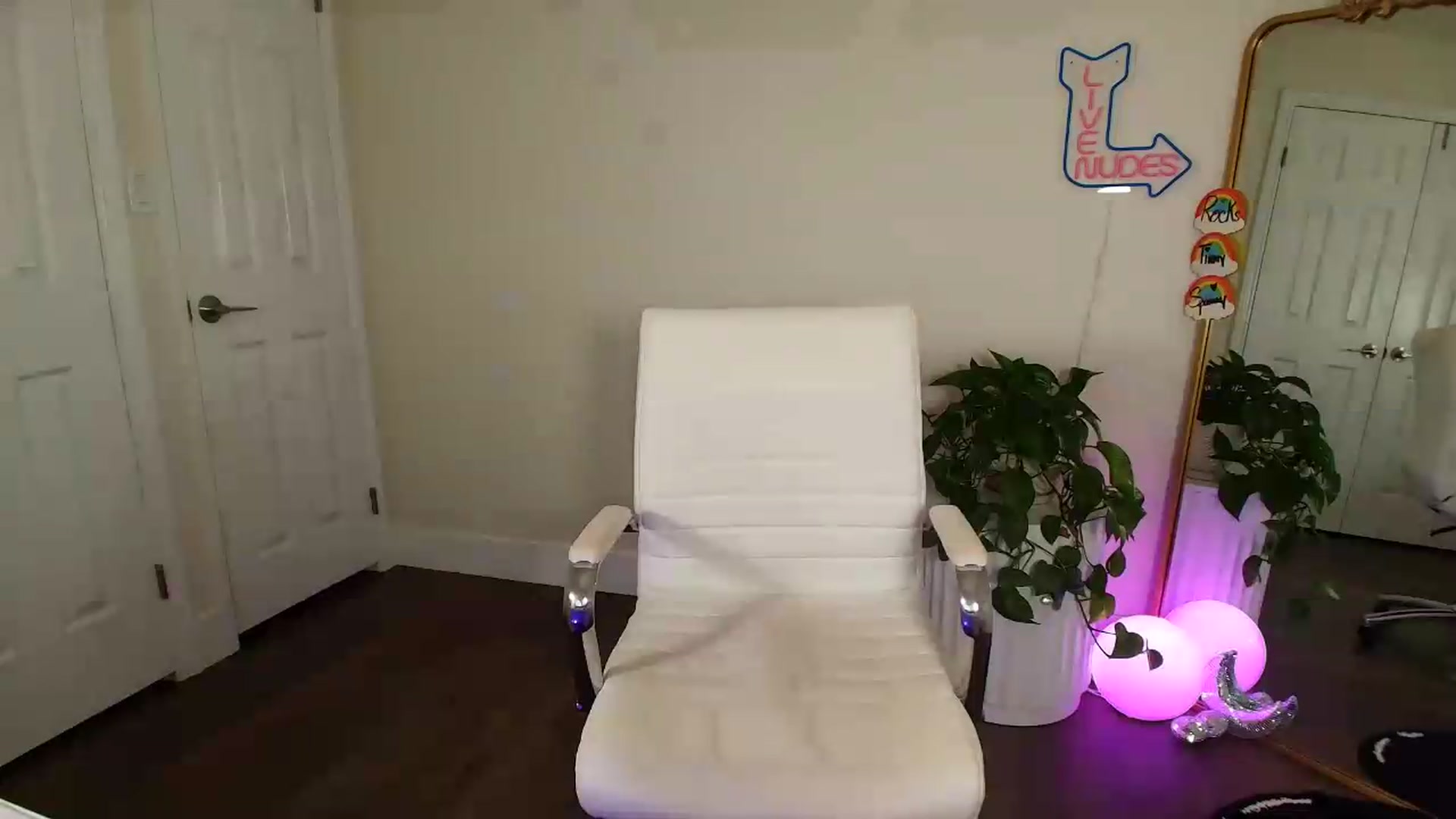Gallery image thumbnail from BrittaniJade_'s myfreecams stream on, 09/04/2026, 04:43 image 12 of 20