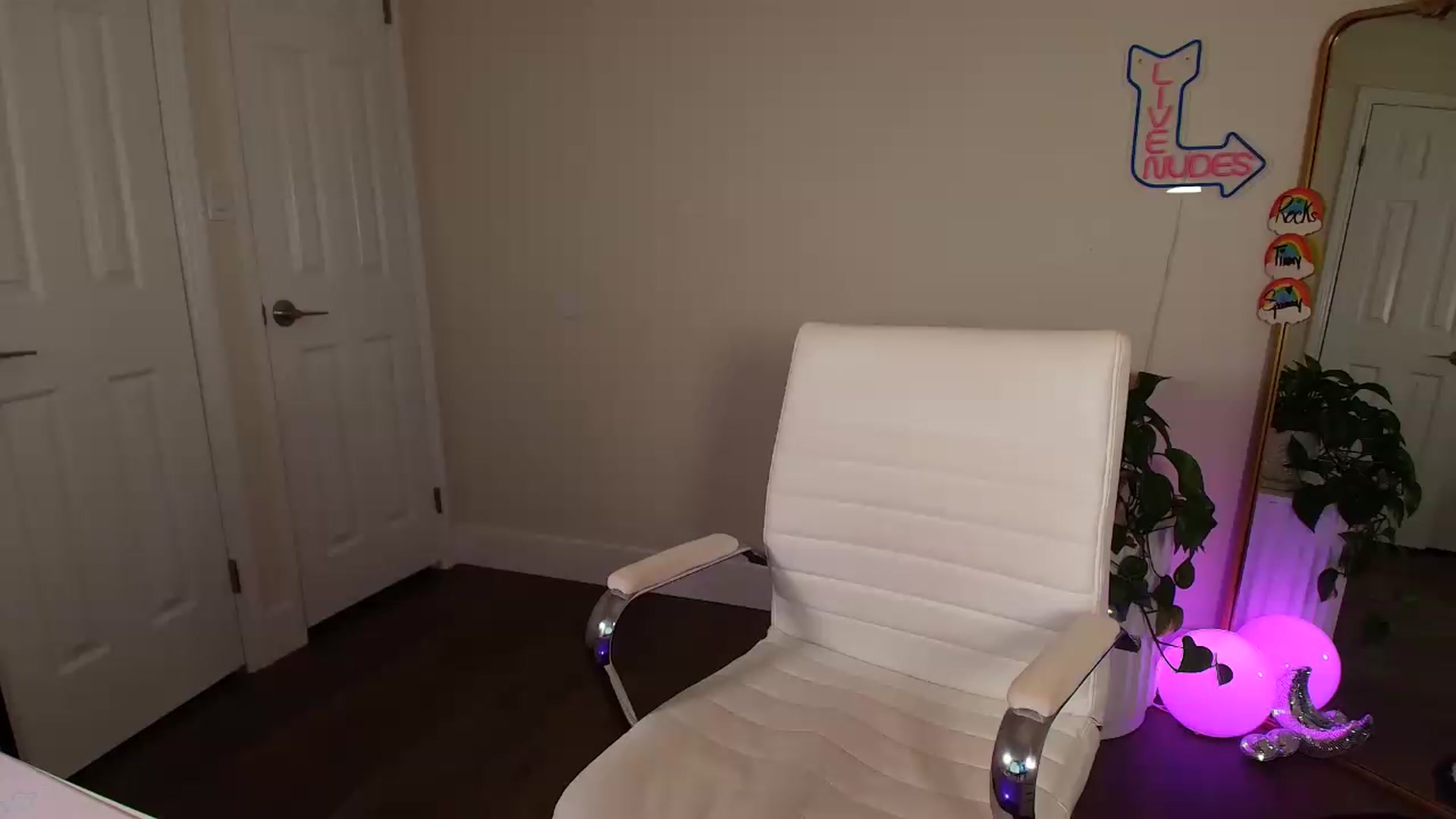 Gallery image thumbnail from BrittaniJade_'s myfreecams stream on, 09/04/2026, 04:43 image 19 of 20
