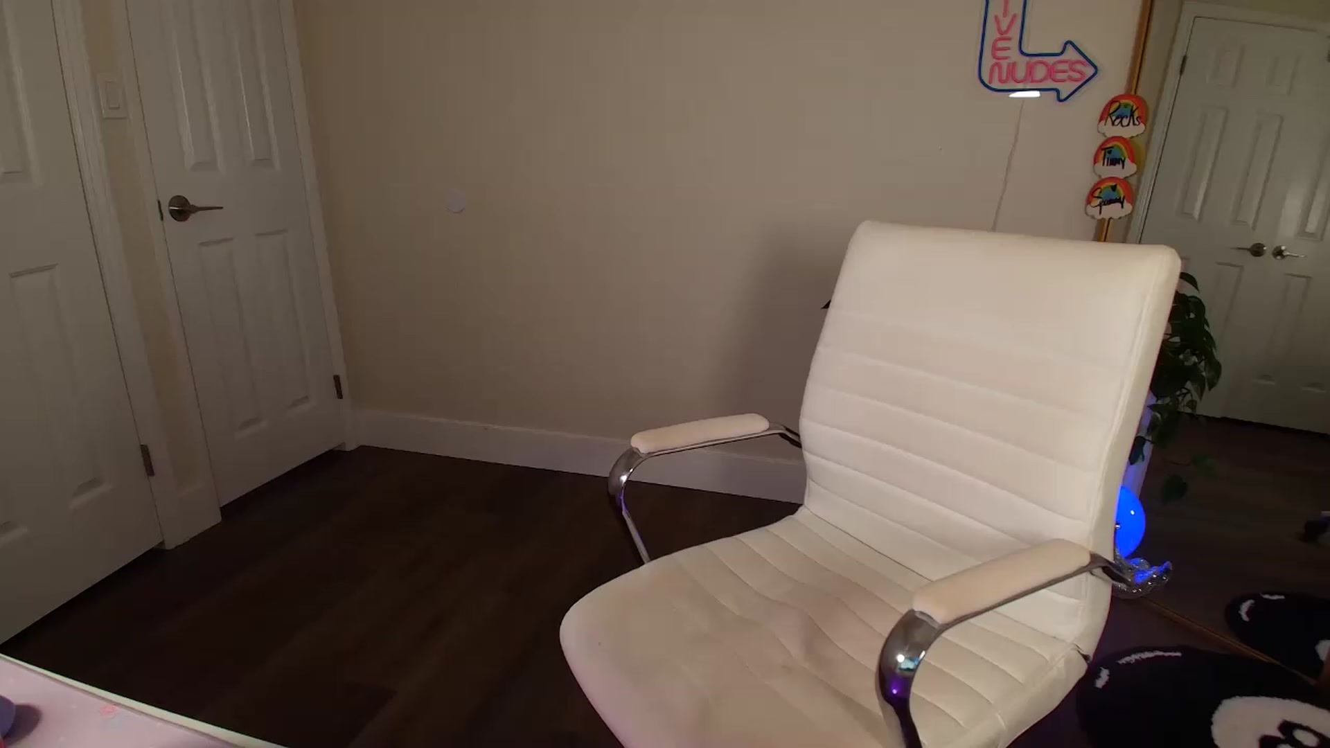 Gallery image thumbnail from BrittaniJade_'s myfreecams stream on, 09/04/2026, 04:43 image 17 of 20