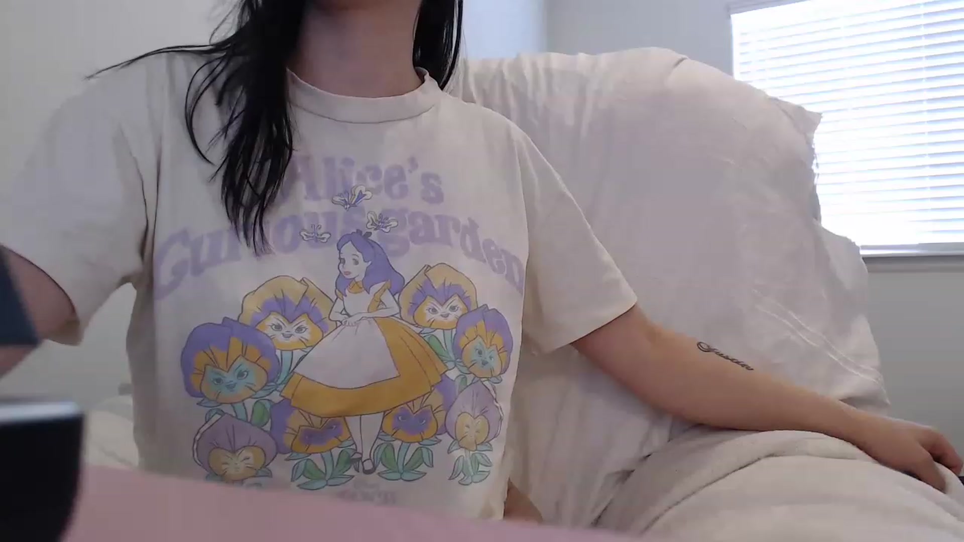 Gallery image thumbnail from Brittannybaby's myfreecams stream on, 04/15/2023, 17:50 image 4 of 20