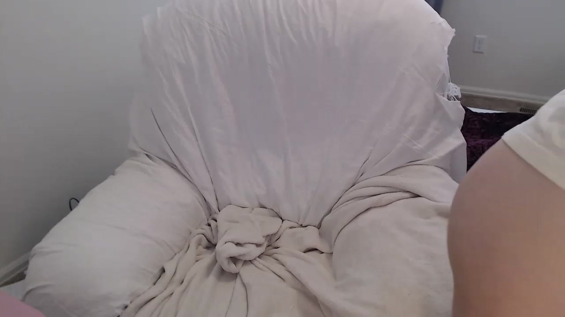 Gallery image thumbnail from Brittannybaby's myfreecams stream on, 04/15/2023, 17:50 image 17 of 20