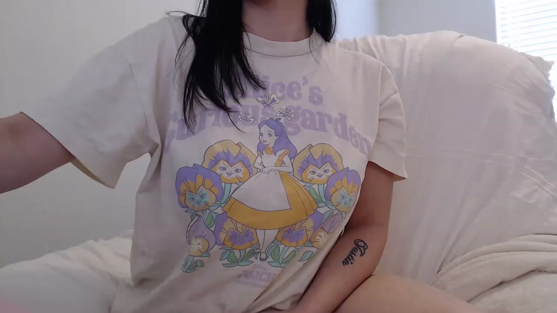 Gallery image thumbnail from Brittannybaby's myfreecams stream on, 04/15/2023, 17:50 image 1 of 20