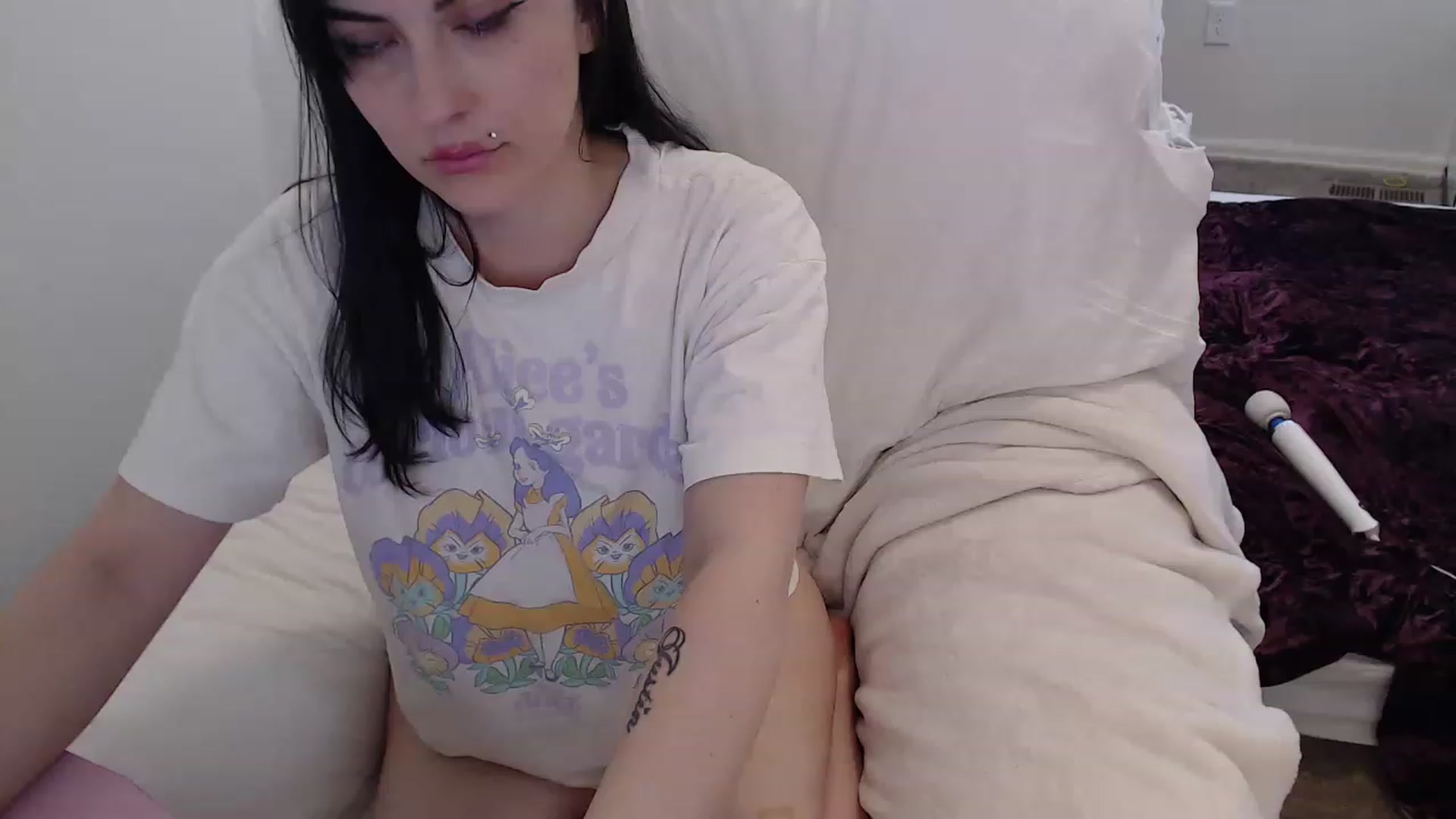 Gallery image thumbnail from Brittannybaby's myfreecams stream on, 04/15/2023, 17:50 image 9 of 20