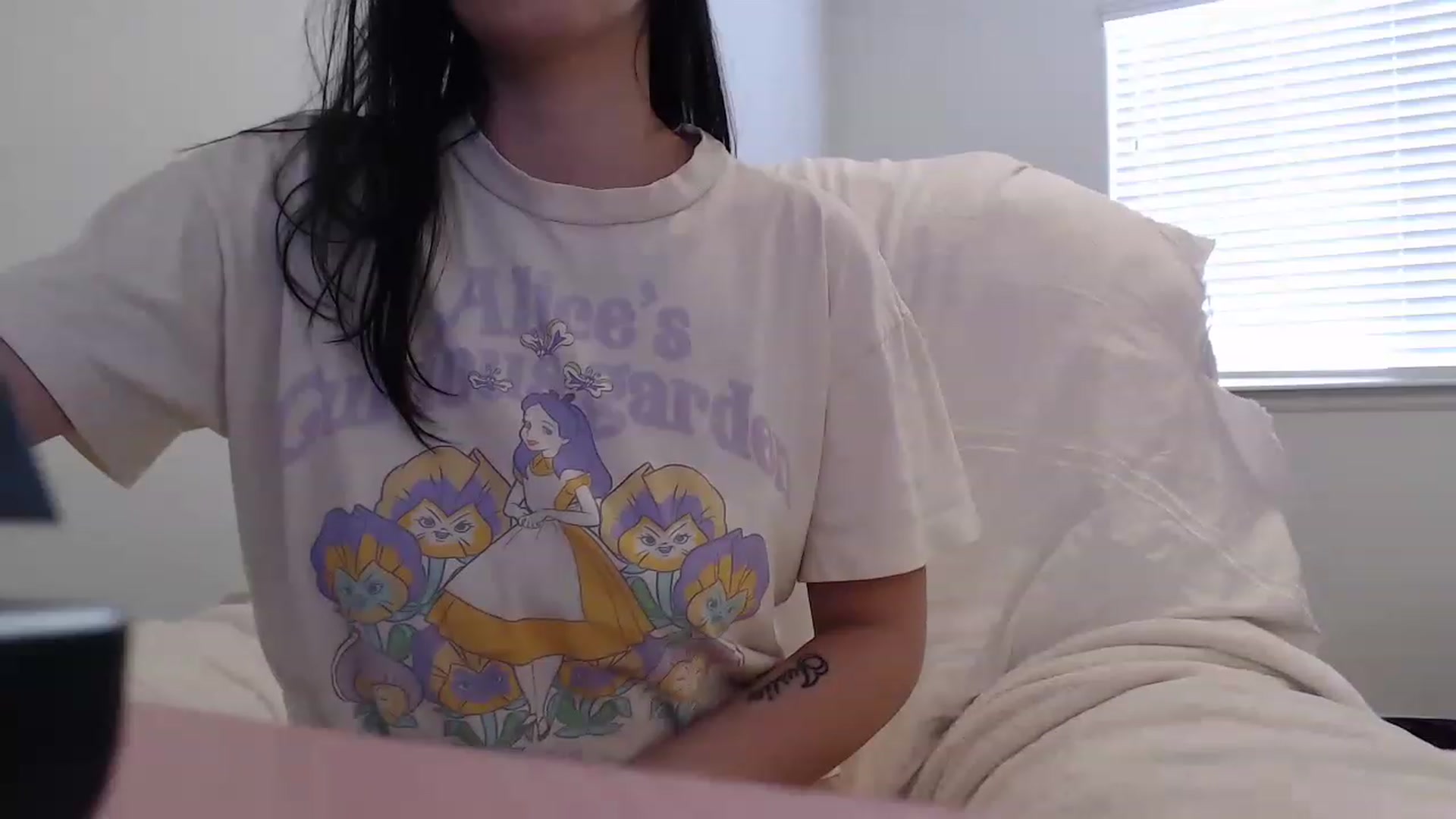 Gallery image thumbnail from Brittannybaby's myfreecams stream on, 04/15/2023, 17:50 image 5 of 20