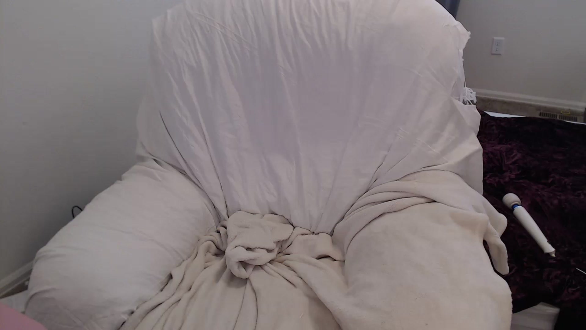Gallery image thumbnail from Brittannybaby's myfreecams stream on, 04/15/2023, 17:50 image 18 of 20