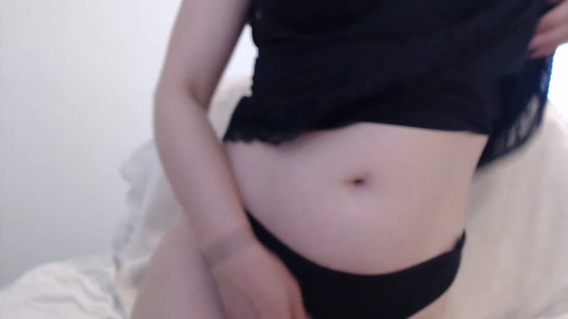 Gallery image thumbnail from Brittannybaby's myfreecams stream on, 04/17/2023, 01:07 image 5 of 20