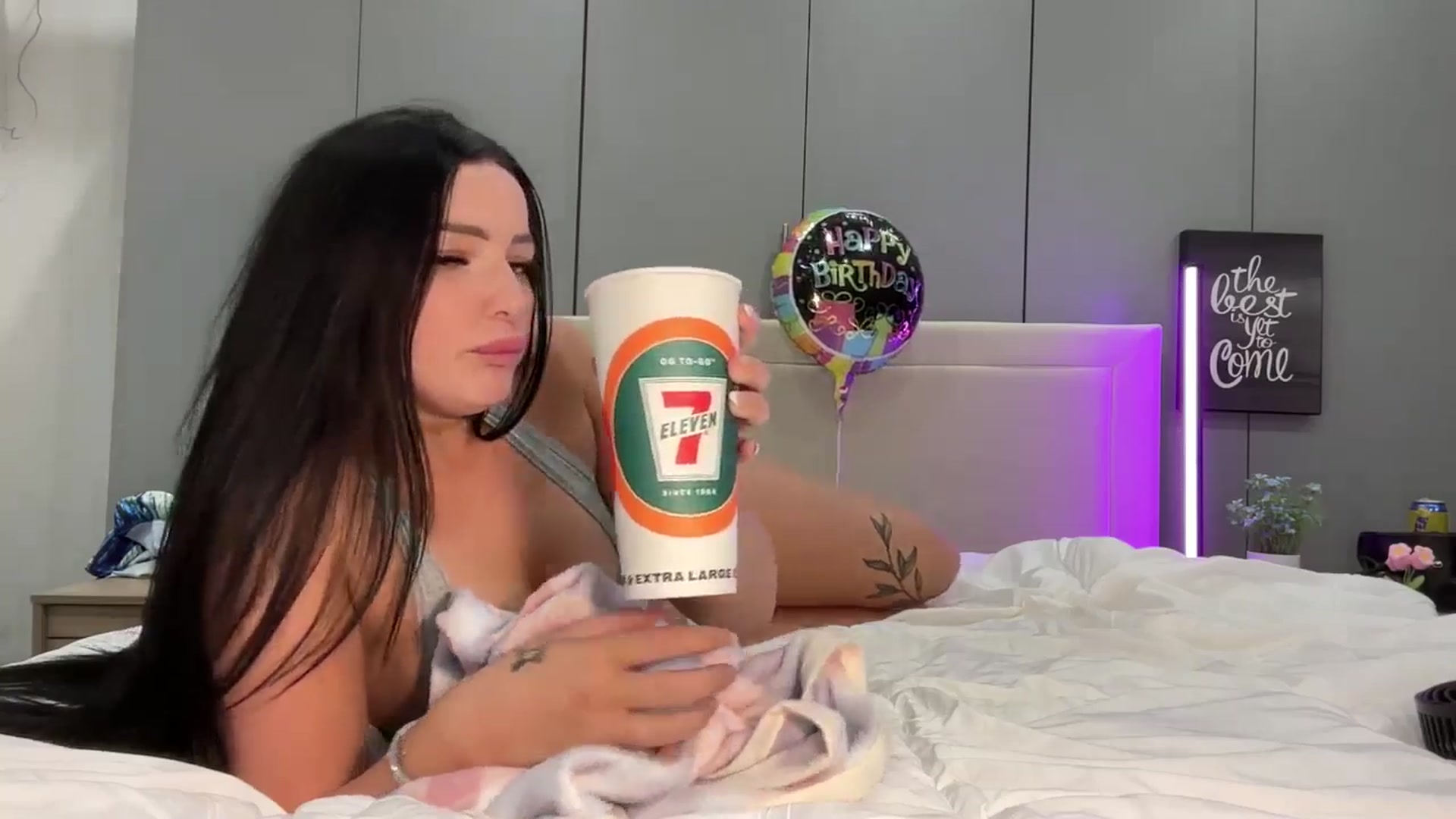Gallery image thumbnail from Brittneyyyy's myfreecams stream on, 03/25/2025, 11:30 image 6 of 20