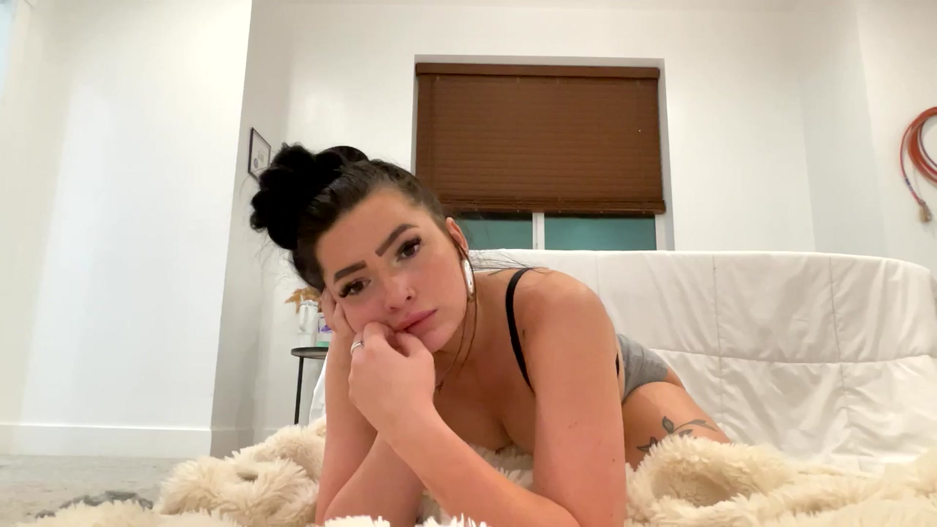 Gallery image thumbnail from Brittneyyyy's myfreecams stream on, 04/28/2025, 05:59 image 15 of 20
