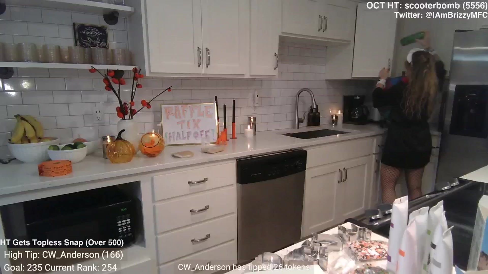 Gallery image thumbnail from Brizzy's myfreecams stream on, 10/31/2024, 01:43 image 10 of 20