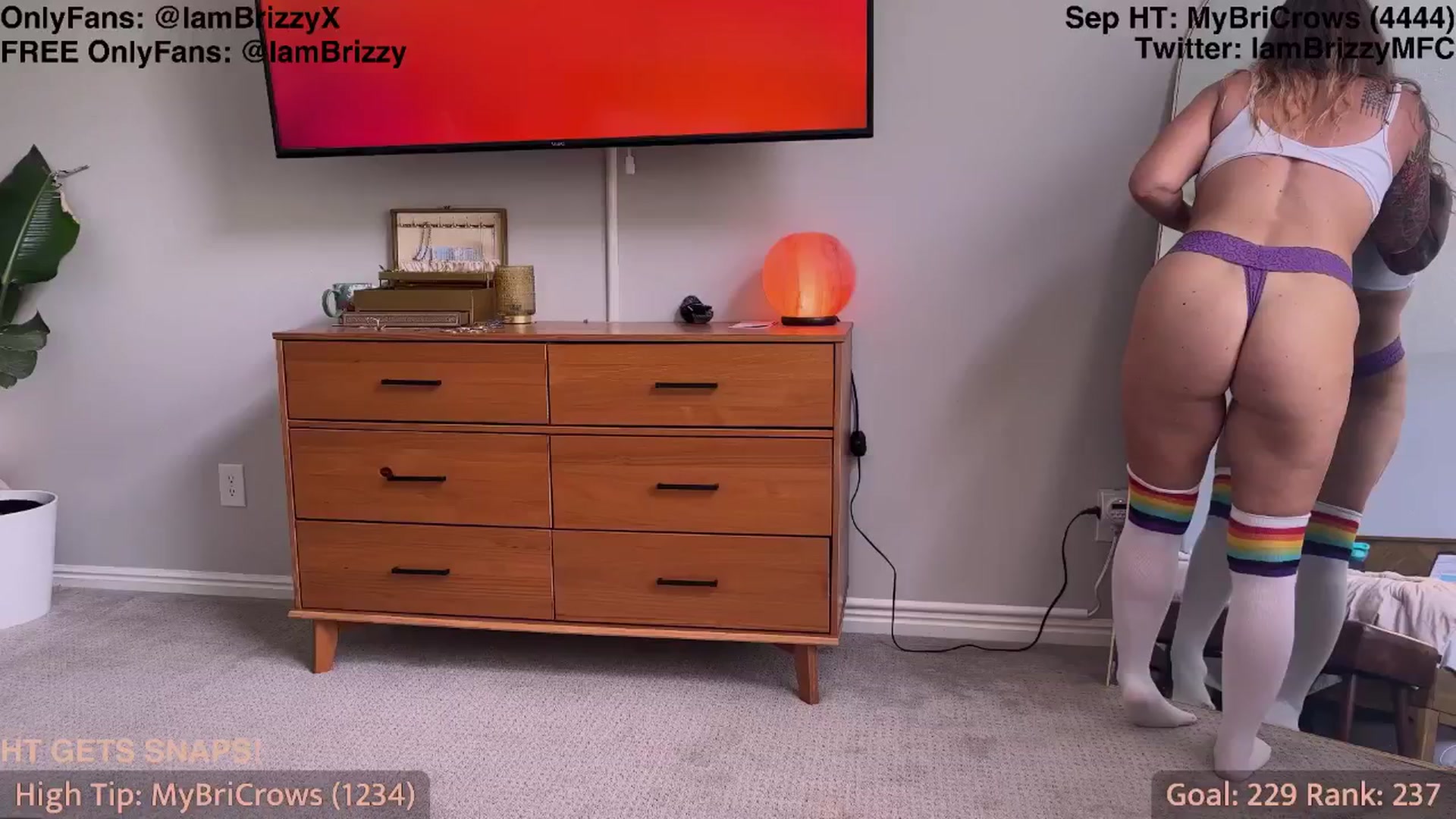 Gallery image thumbnail from Brizzy's myfreecams stream on, 09/26/2025, 21:49 image 15 of 20