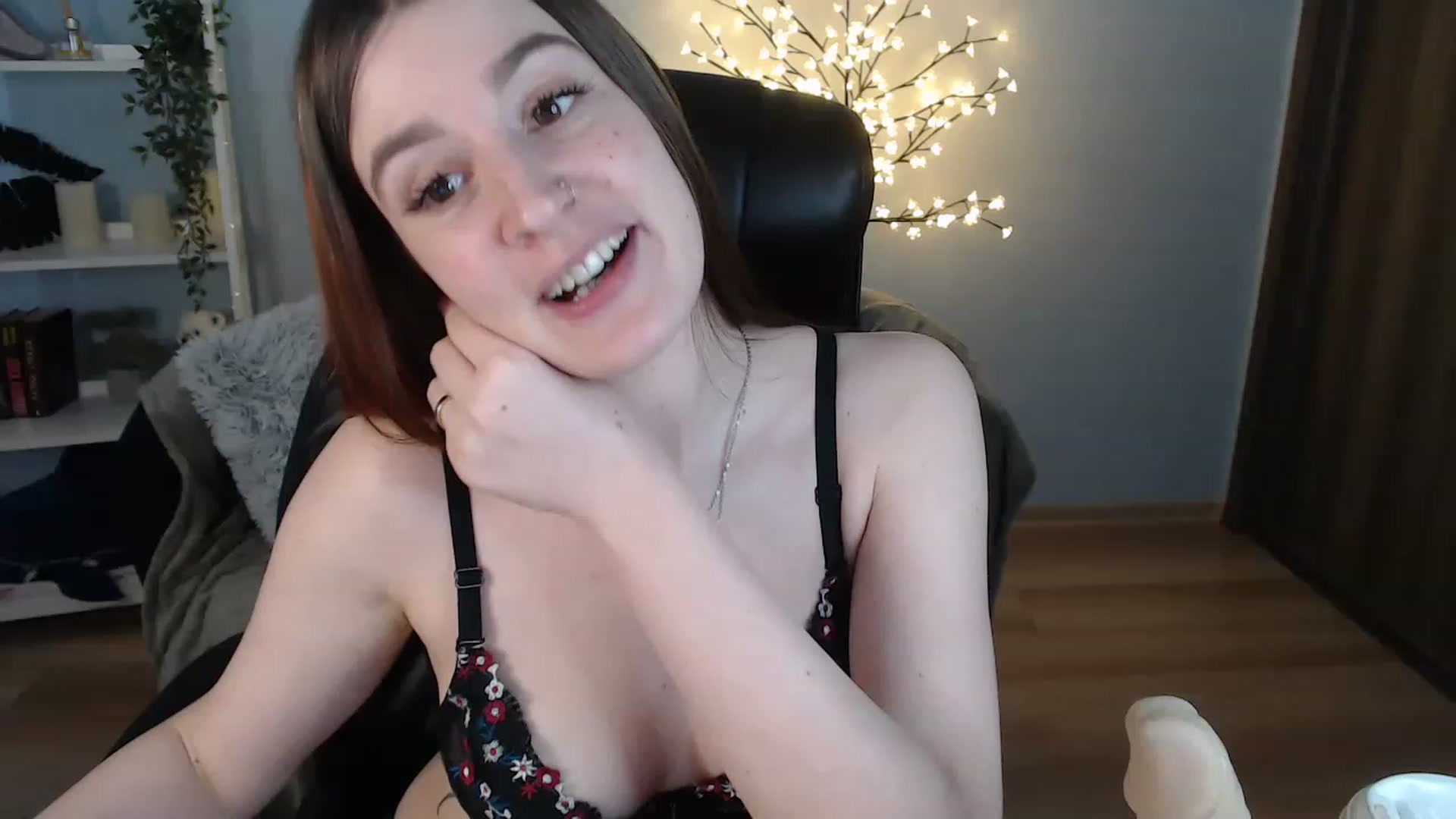 Gallery image thumbnail from Brocard's myfreecams stream on, 05/27/2023, 12:37 image 15 of 20