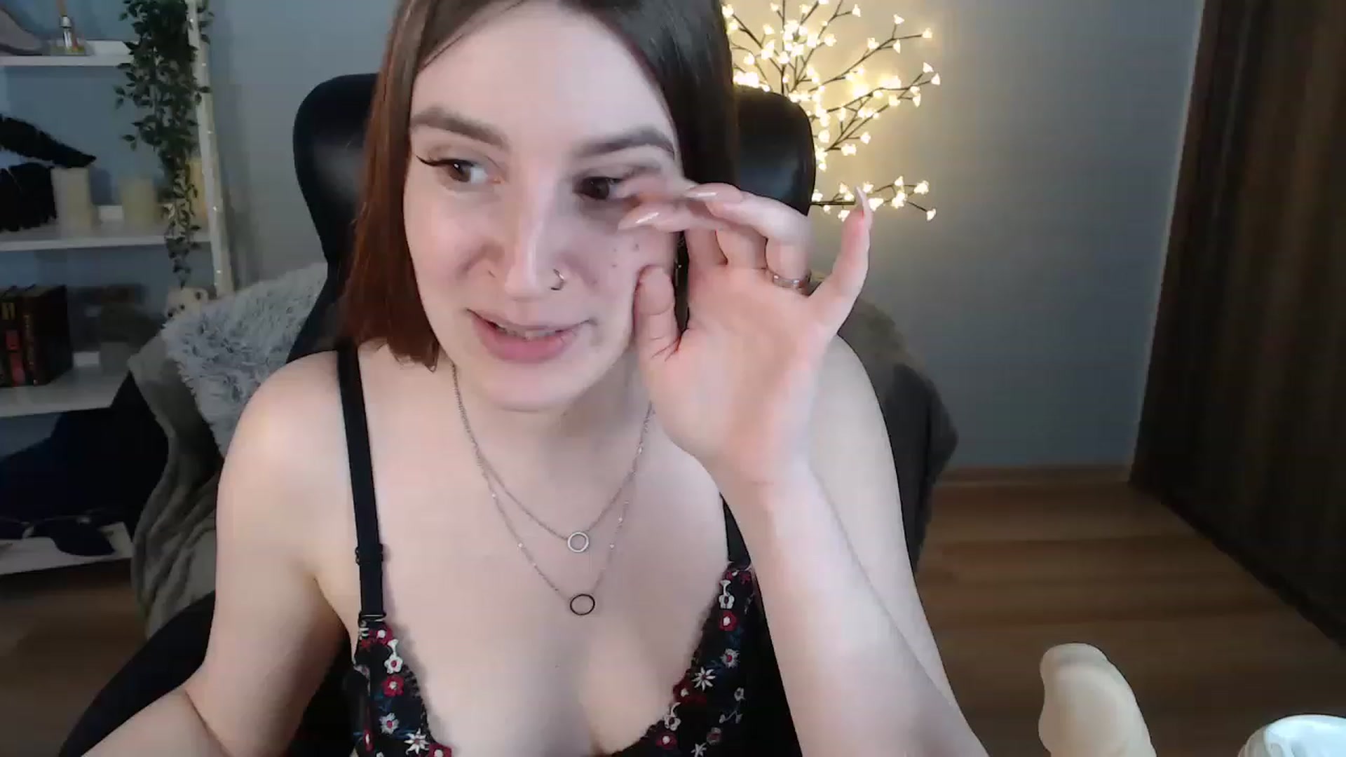 Gallery image thumbnail from Brocard's myfreecams stream on, 05/27/2023, 12:37 image 14 of 20