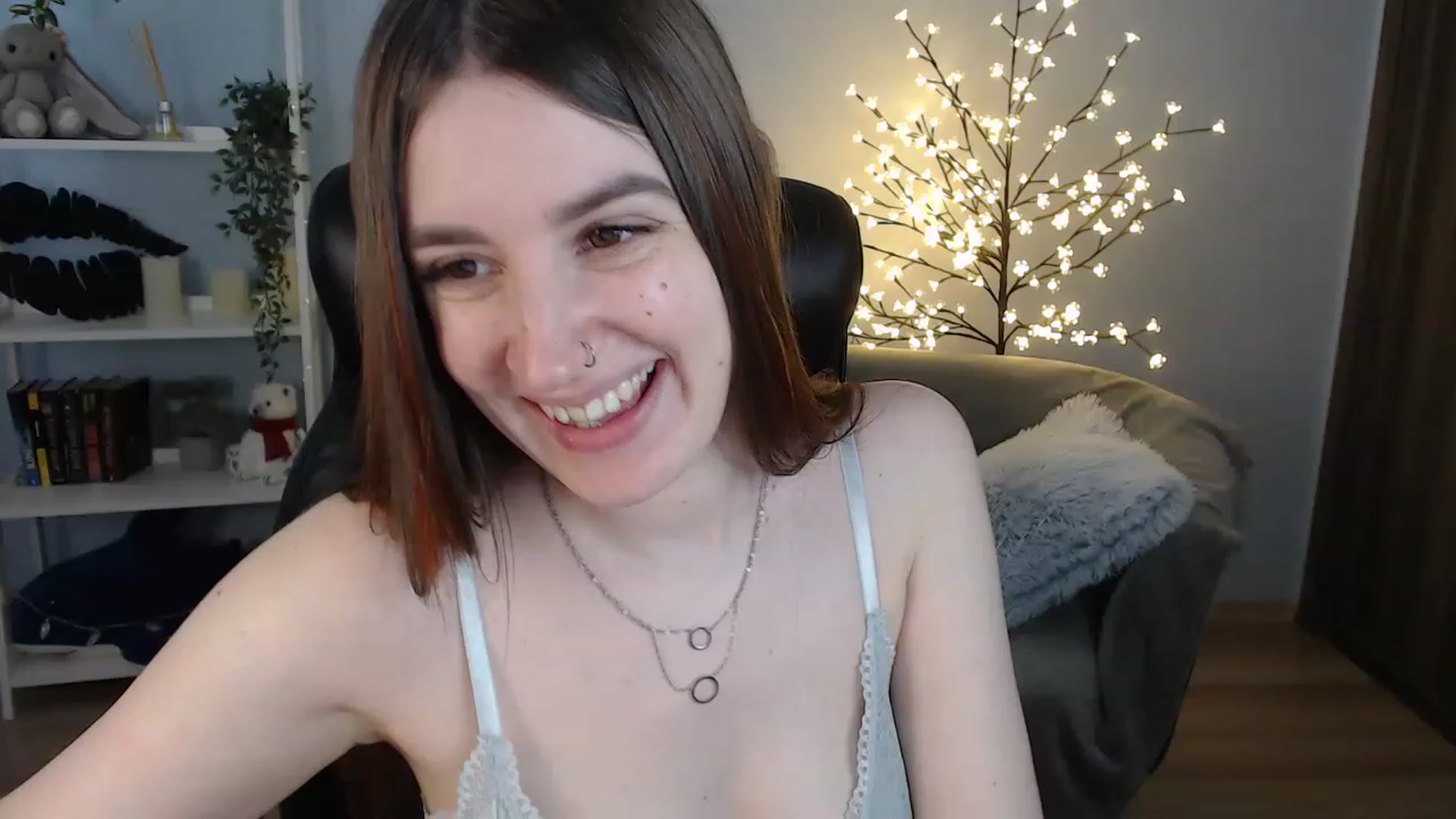 Gallery image thumbnail from Brocard's myfreecams stream on, 05/31/2023, 09:16 image 3 of 20