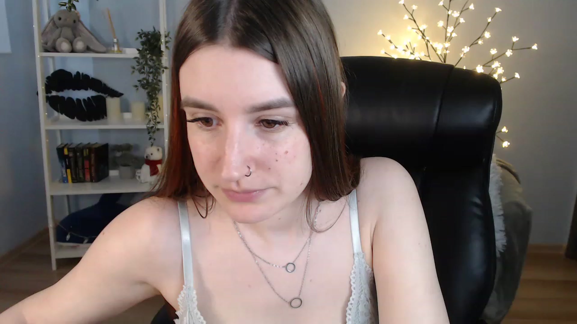 Gallery image thumbnail from Brocard's myfreecams stream on, 05/31/2023, 11:12 image 16 of 20