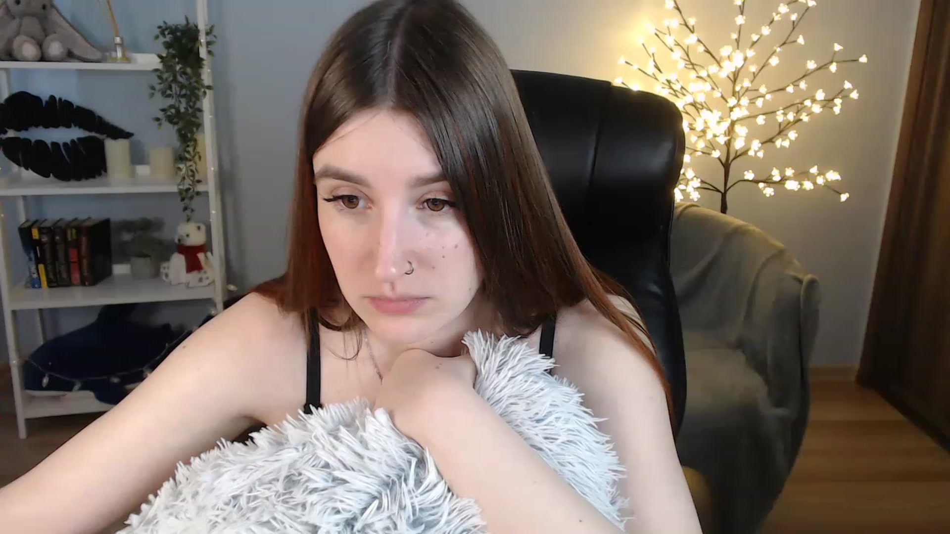 Gallery image thumbnail from Brocard's myfreecams stream on, 06/01/2023, 13:00 image 3 of 20