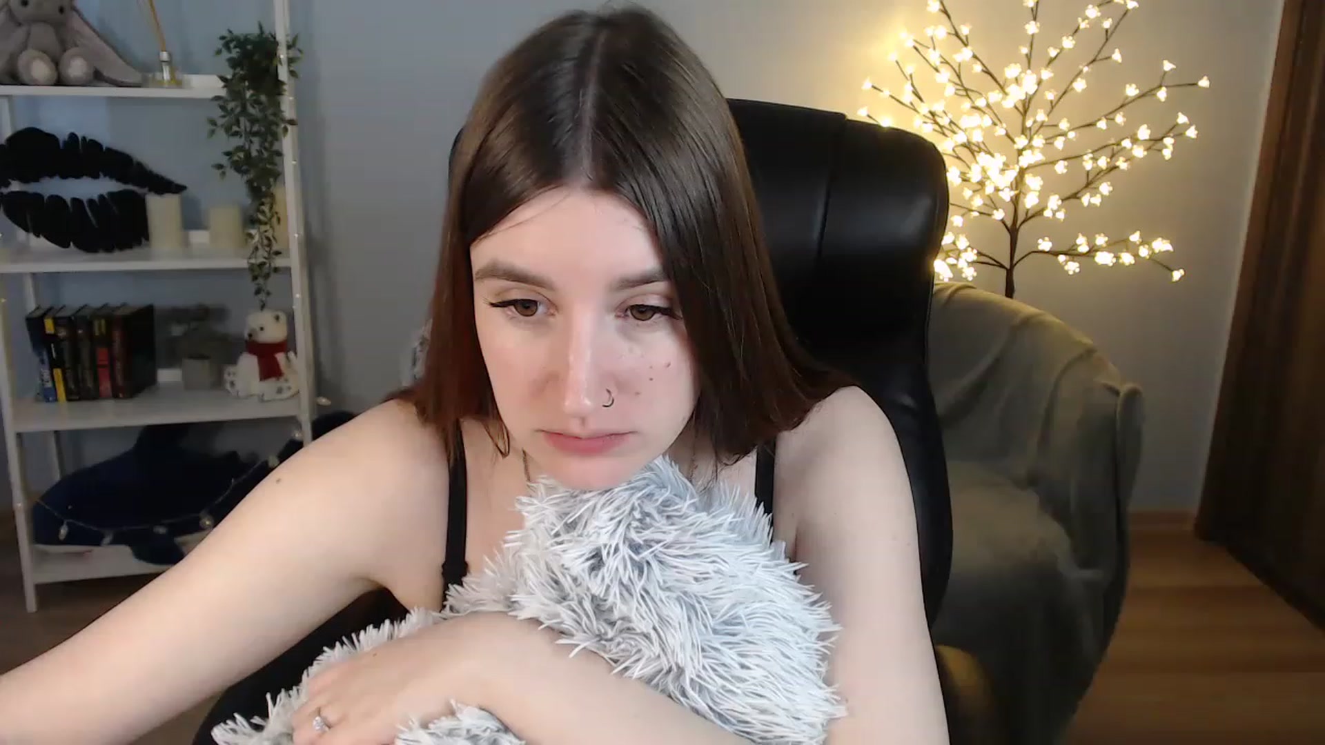 Gallery image thumbnail from Brocard's myfreecams stream on, 06/01/2023, 13:00 image 2 of 20