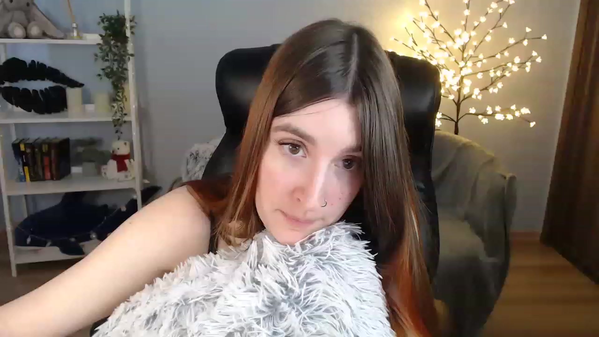 Gallery image thumbnail from Brocard's myfreecams stream on, 06/01/2023, 13:00 image 9 of 20