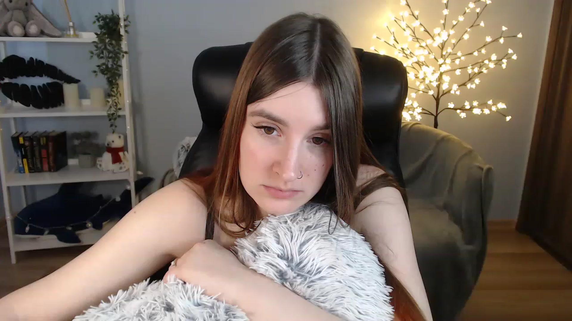 Gallery image thumbnail from Brocard's myfreecams stream on, 06/01/2023, 13:00 image 12 of 20