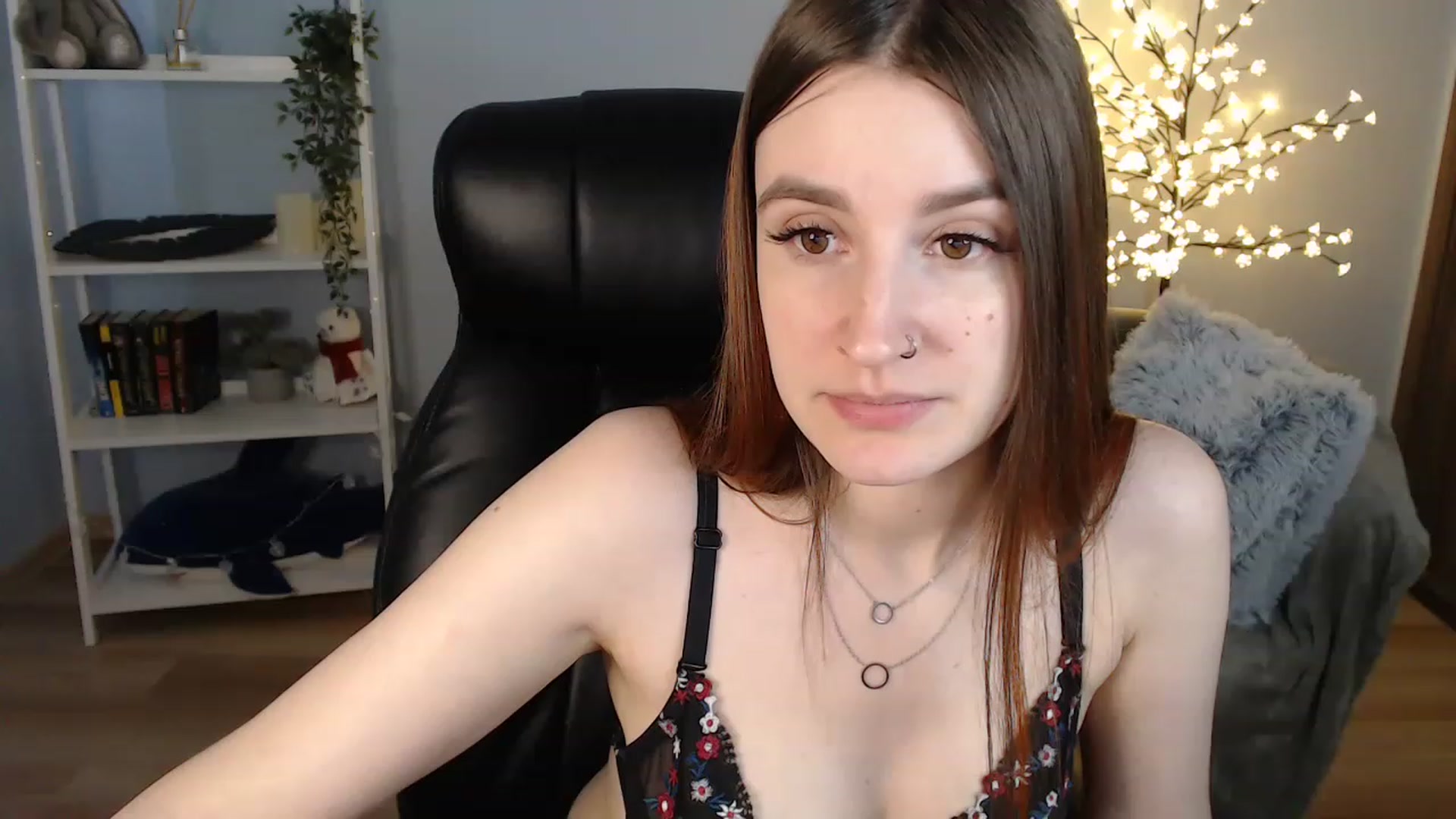 Gallery image thumbnail from Brocard's myfreecams stream on, 06/10/2023, 12:10 image 8 of 20