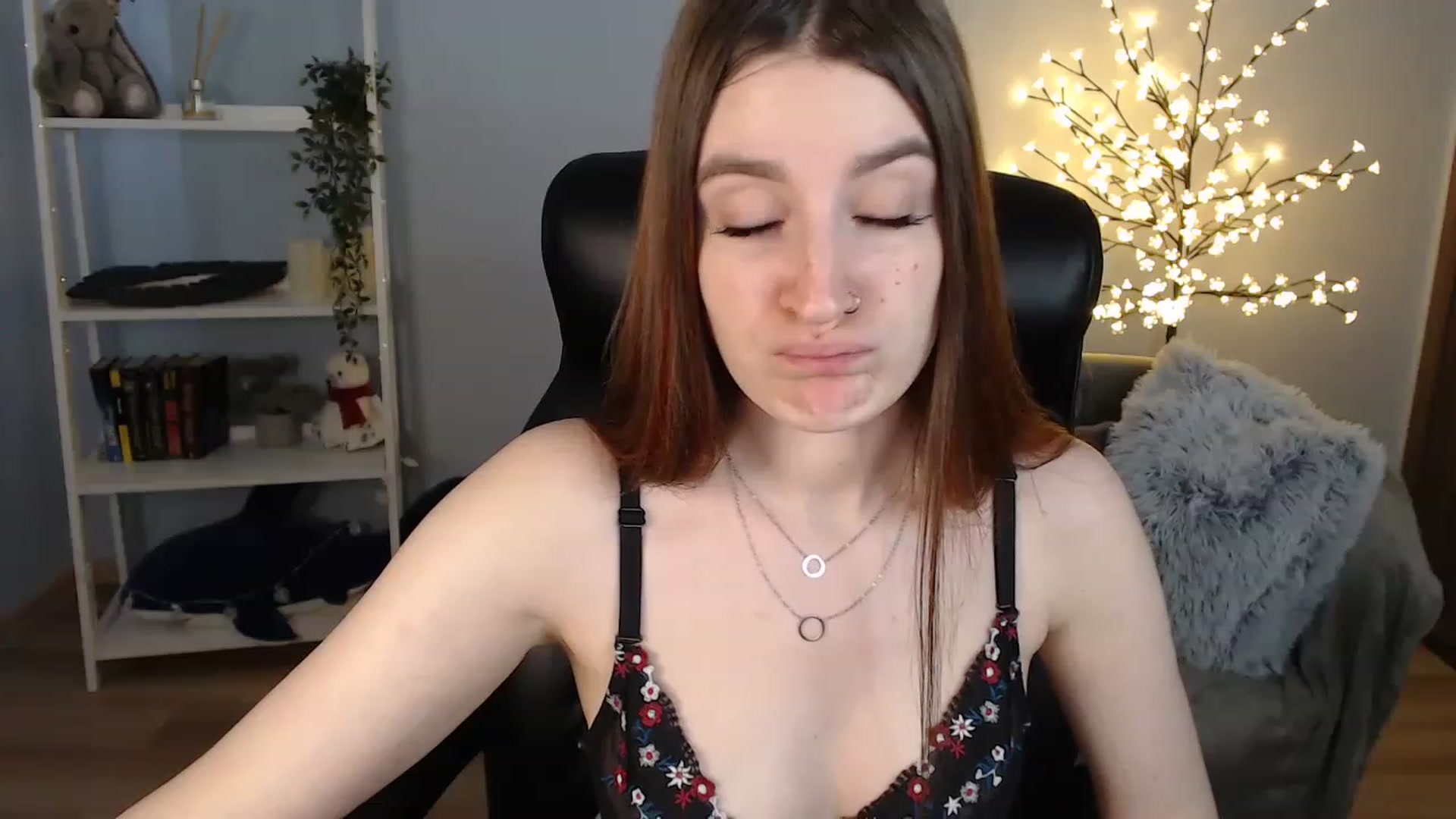 Gallery image thumbnail from Brocard's myfreecams stream on, 06/10/2023, 12:10 image 4 of 20