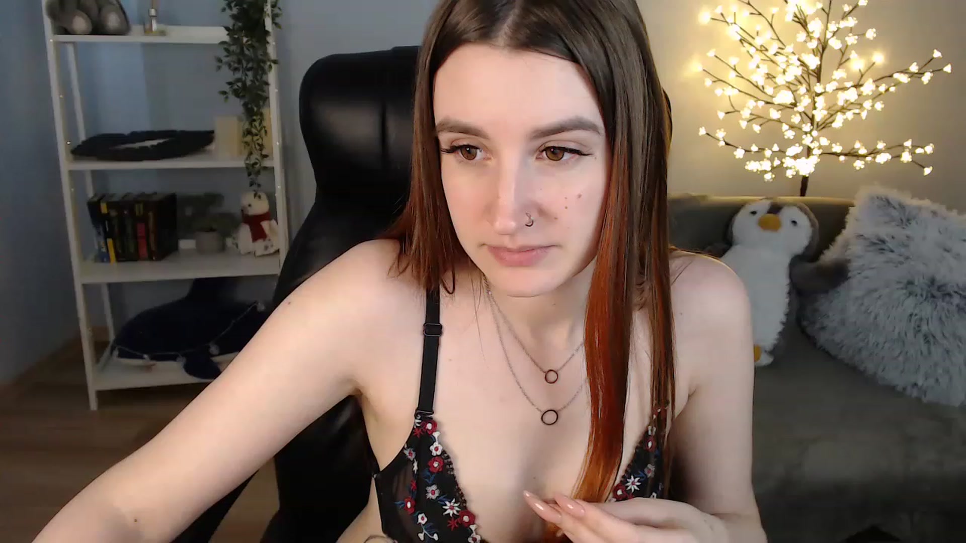 Gallery image thumbnail from Brocard's myfreecams stream on, 06/10/2023, 13:13 image 3 of 20