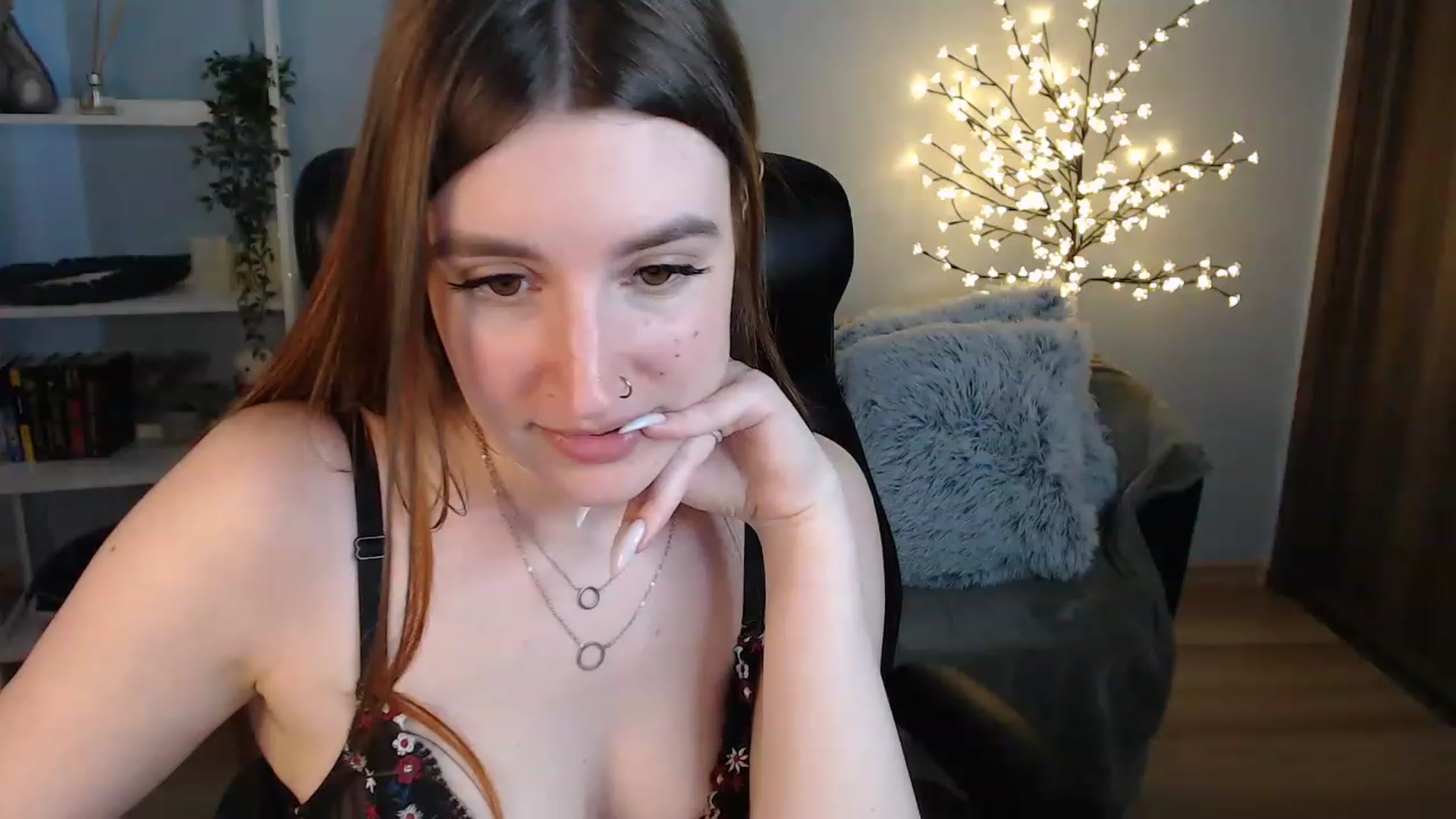 Gallery image thumbnail from Brocard's myfreecams stream on, 06/14/2023, 12:16 image 14 of 20