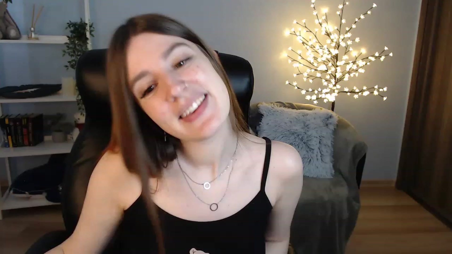 Gallery image thumbnail from Brocard's myfreecams stream on, 06/16/2023, 09:23 image 12 of 20